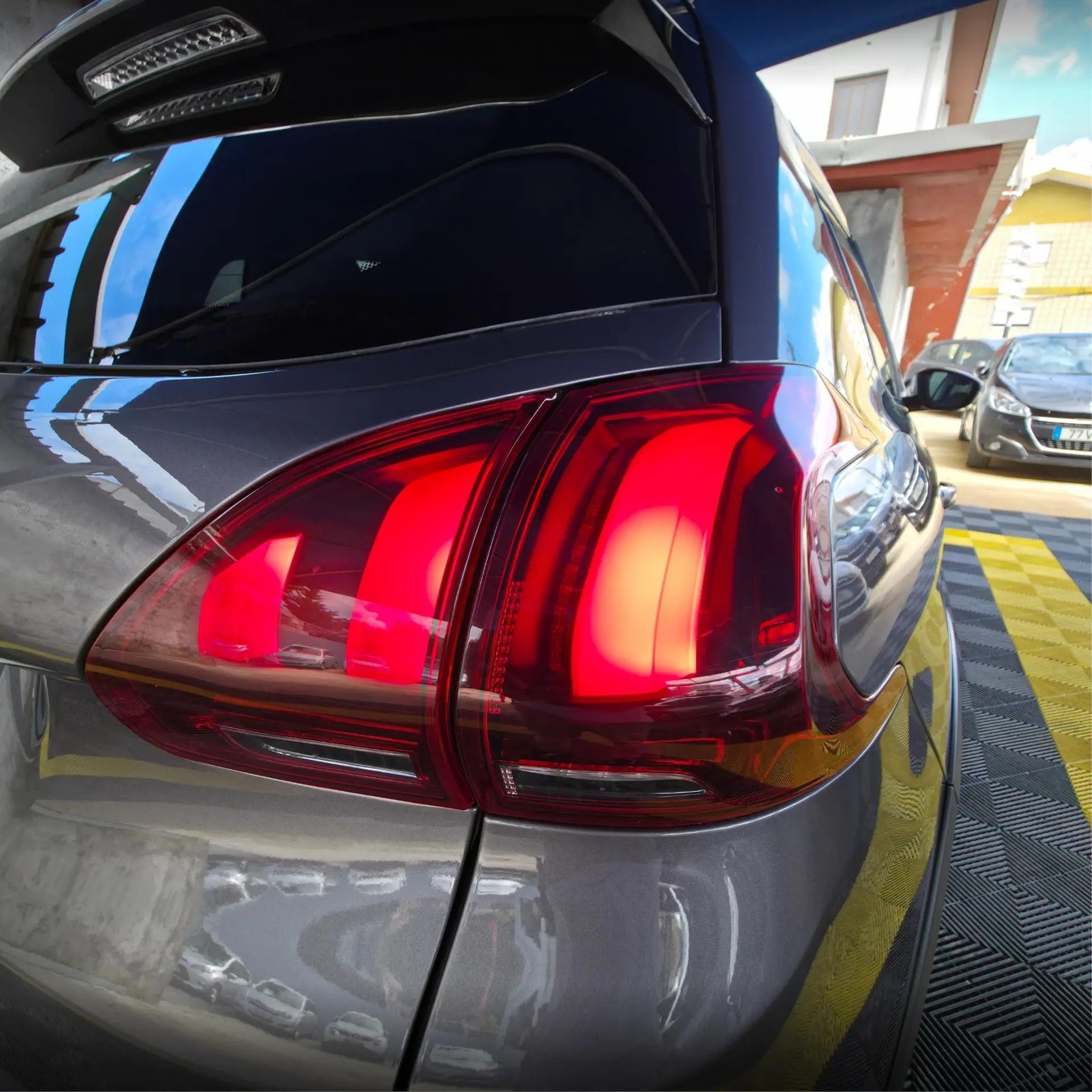 Peugeot 2008 1.2 PureTech Style 9