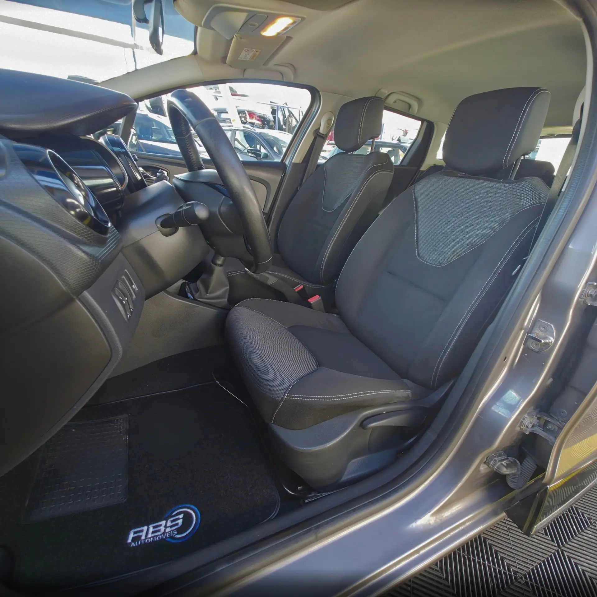 Renault Clio 1.5 dCi Limited 13