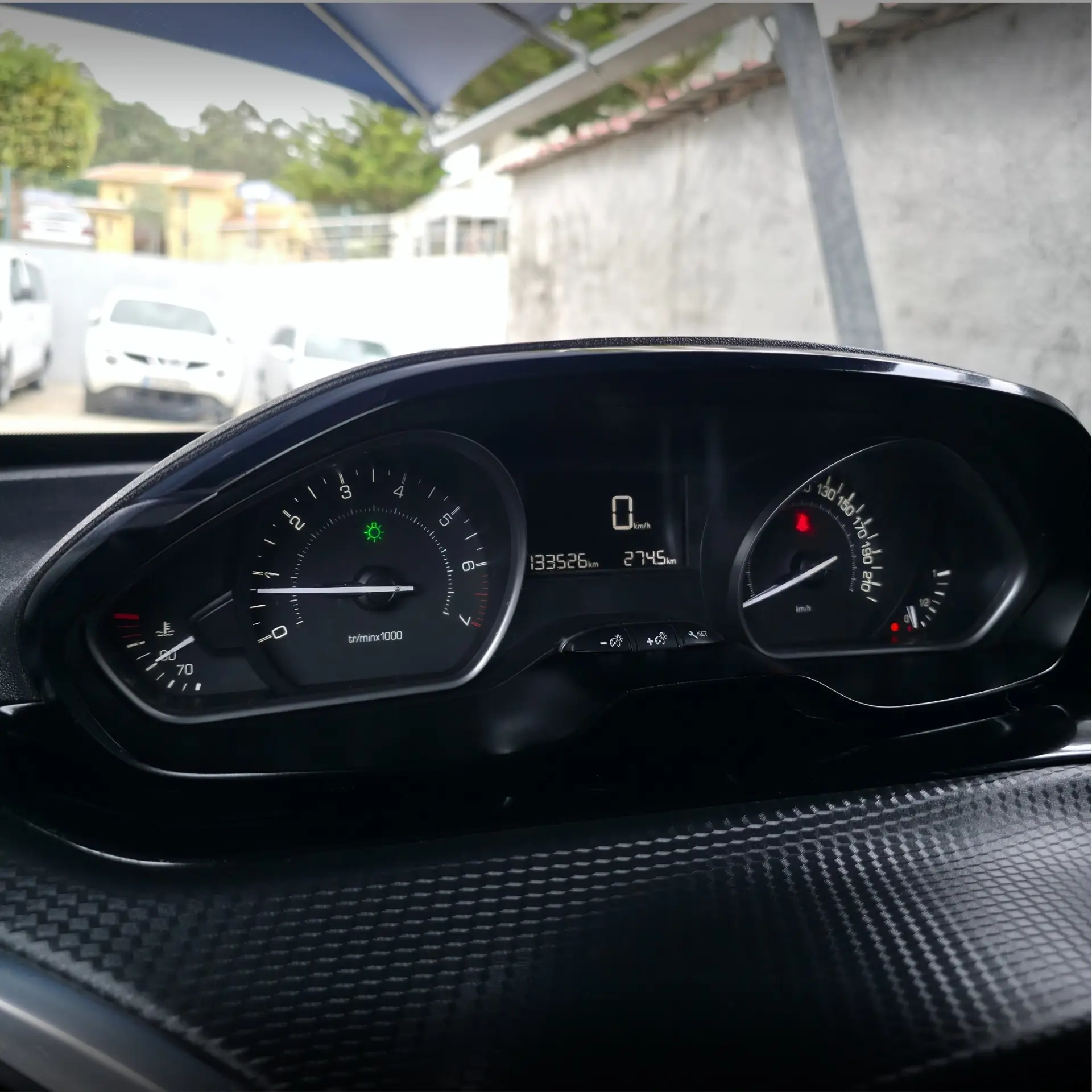 Peugeot 2008 1.2 PureTech Allure 14