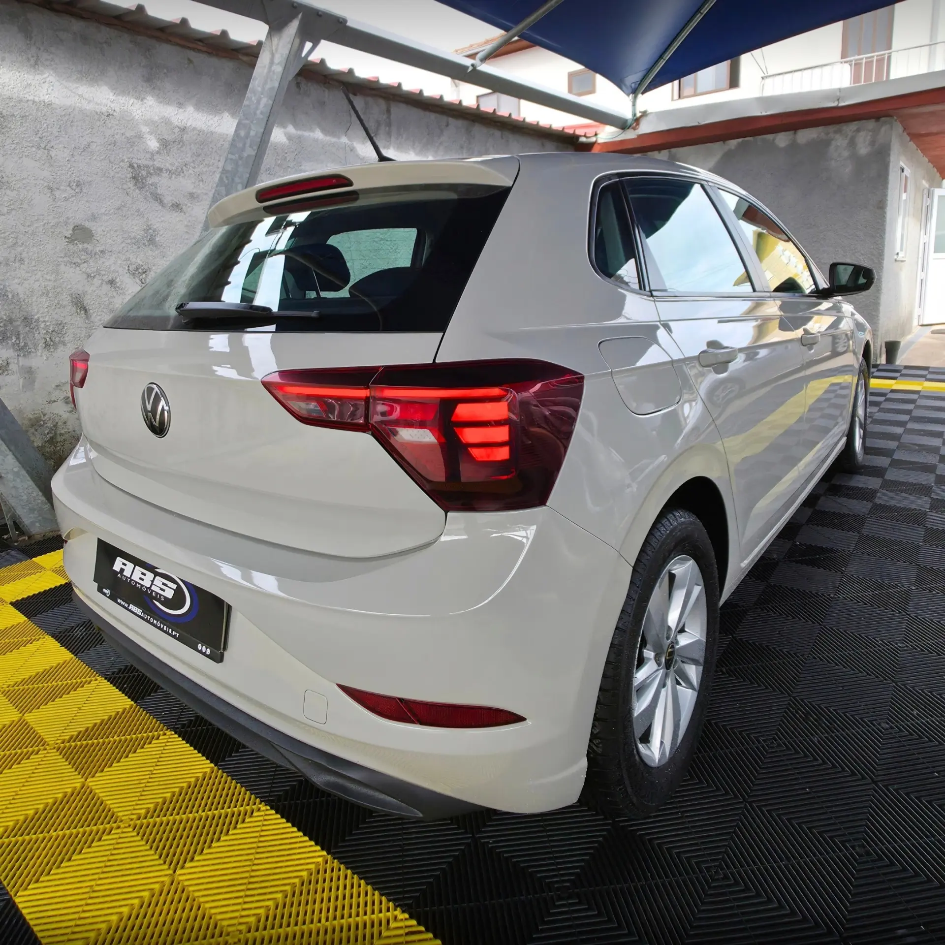 Volkswagen Polo 1.0 Trendline 14