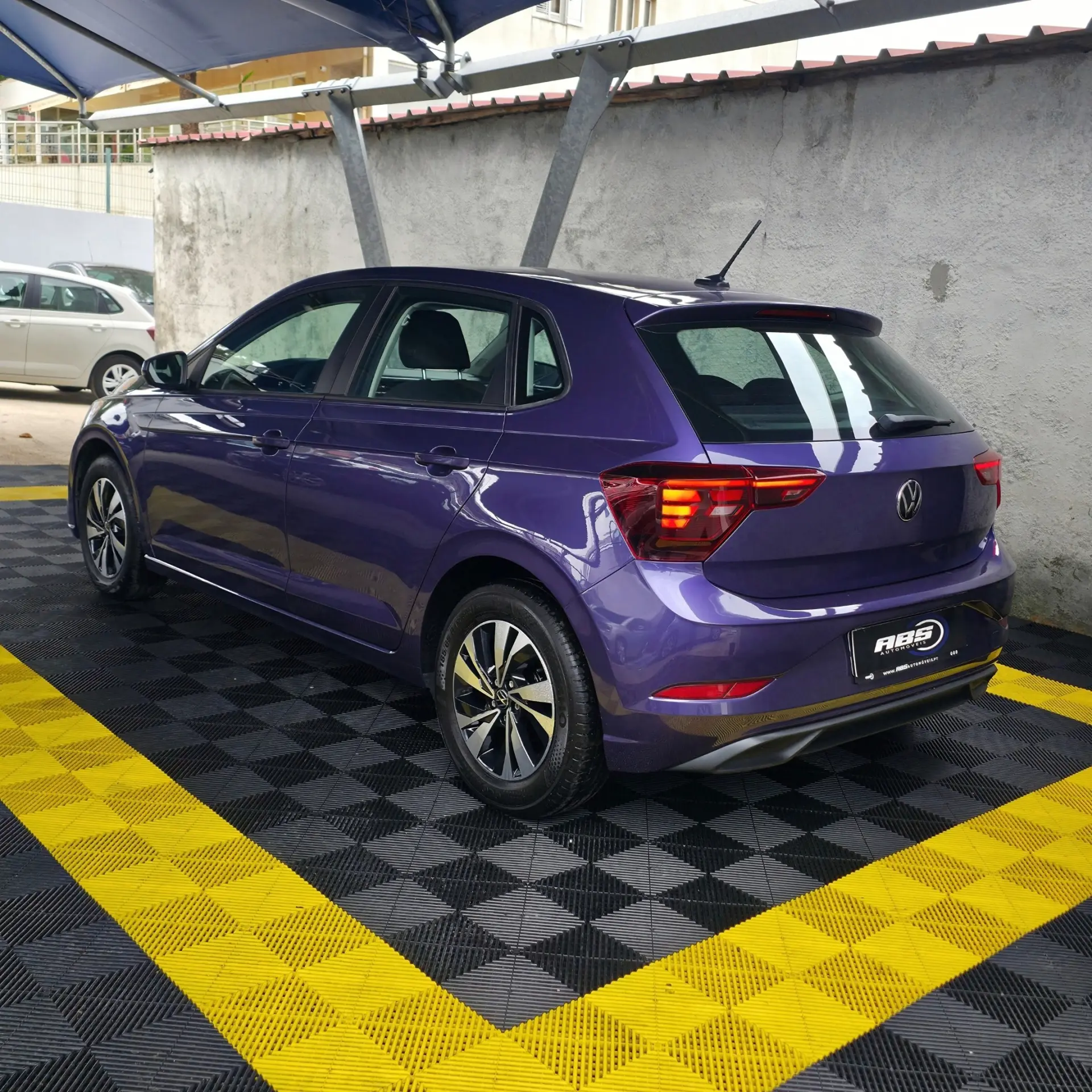 Volkswagen Polo 1.0 Trendline 4