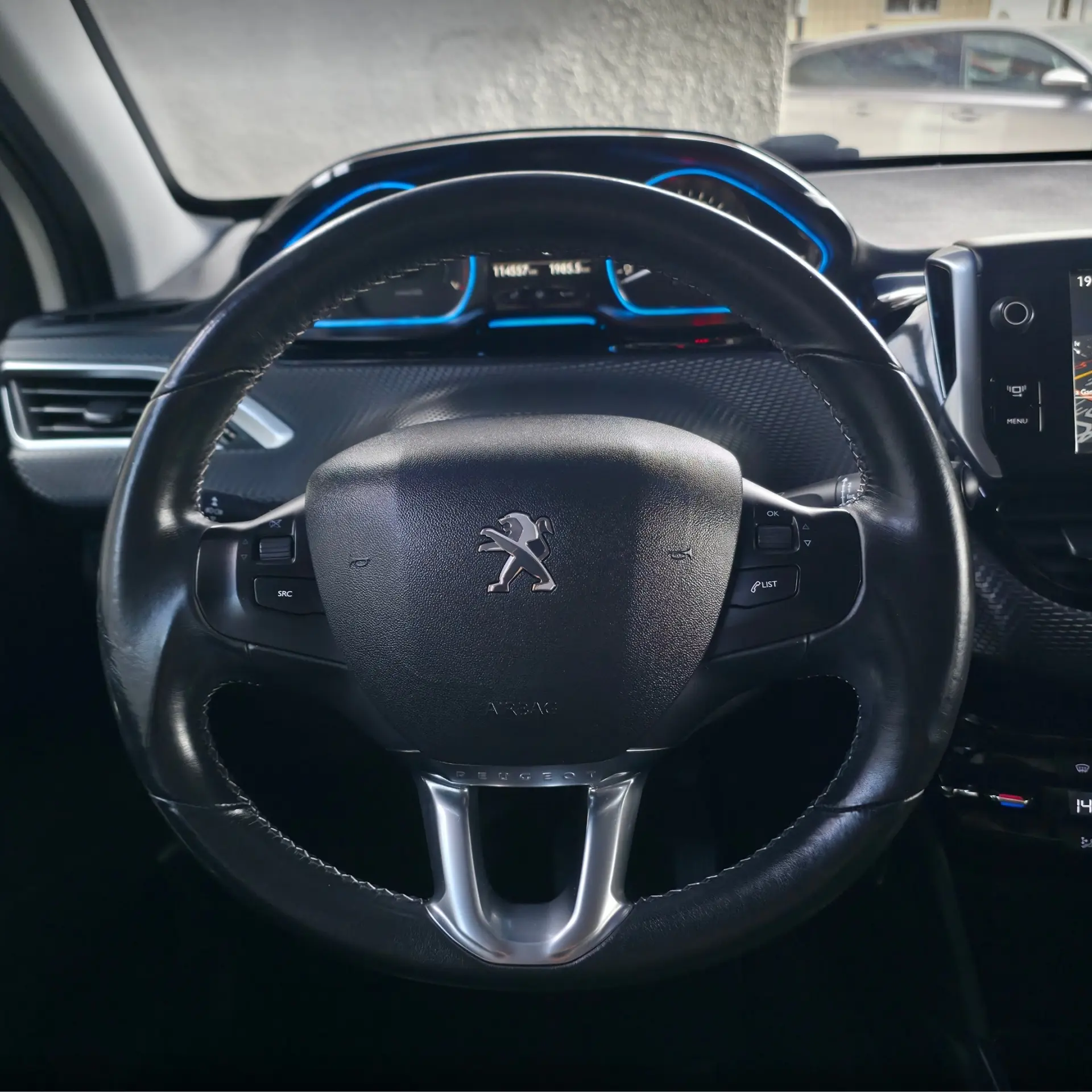 Peugeot 2008 1.2 PureTech Allure 18