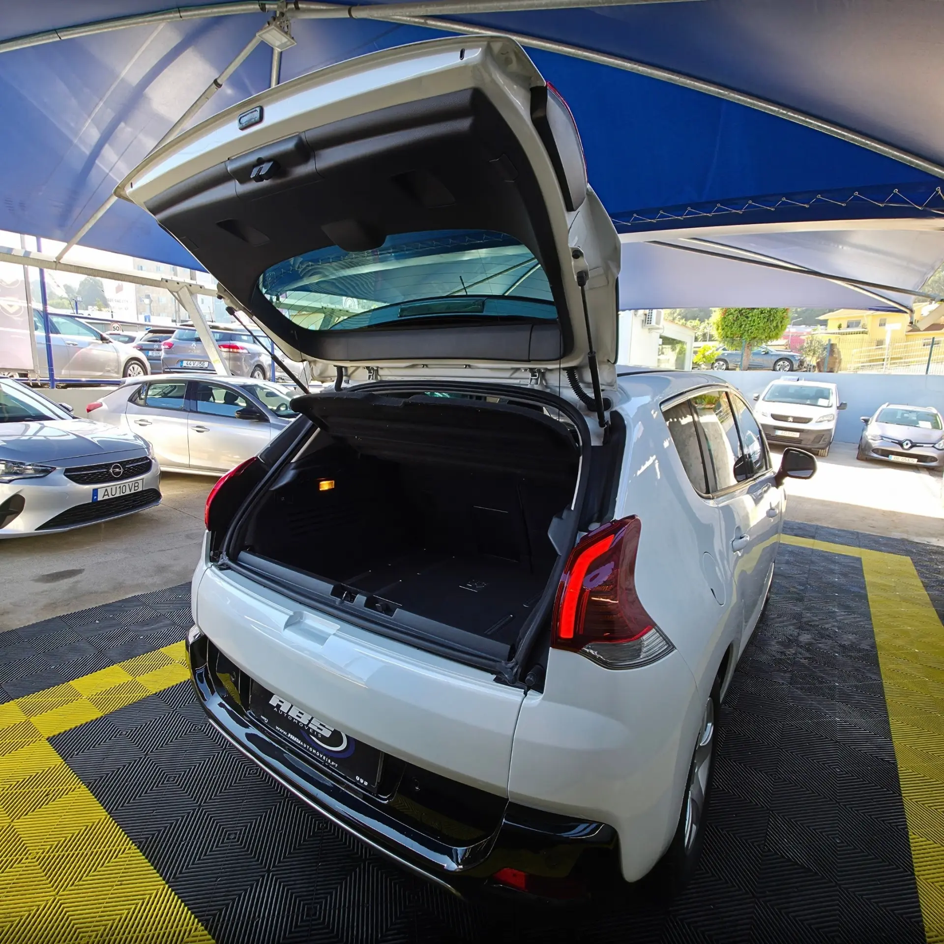 Peugeot 3008 2.0 HDi Hybrid4 85g 31