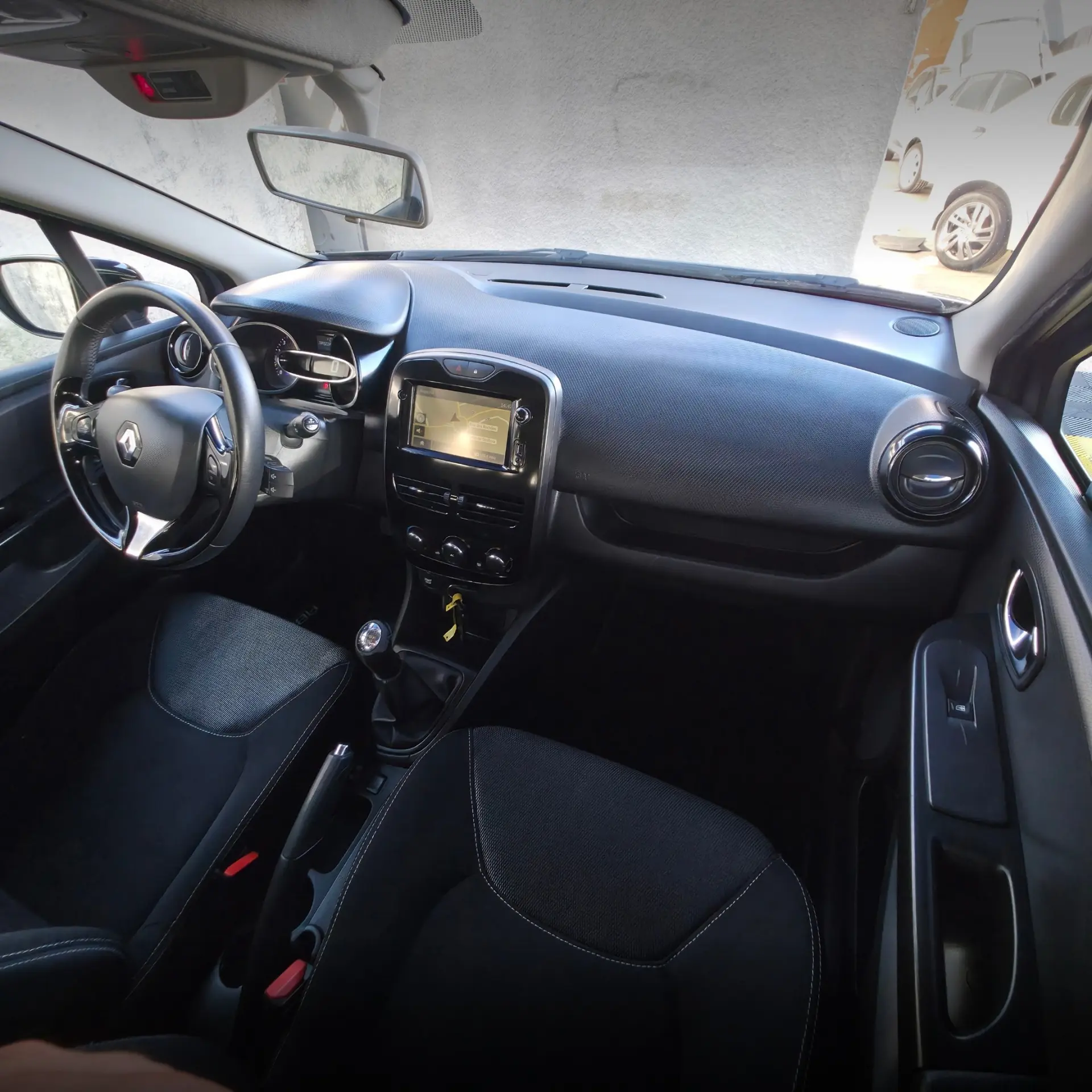 Renault Clio 1.5 dCi Dynamique S 10