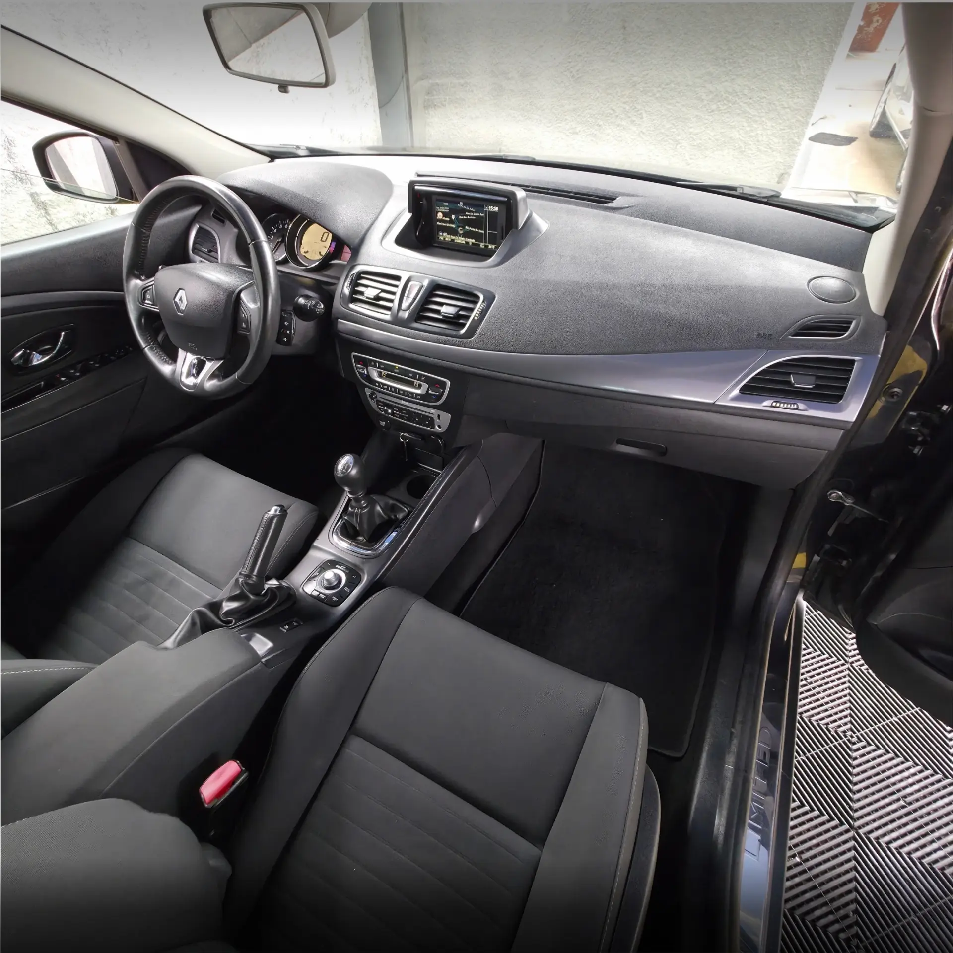 Renault Mégane Sport Tourer ENERGY TCe 115 Start & Stop Bose Edition 26