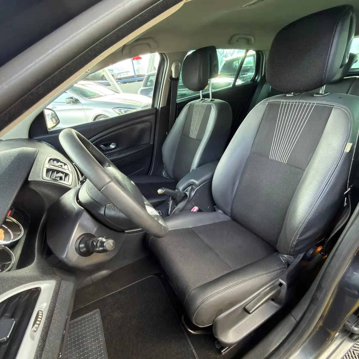 Renault Mégane 1.5 dCi Dynamique S 5