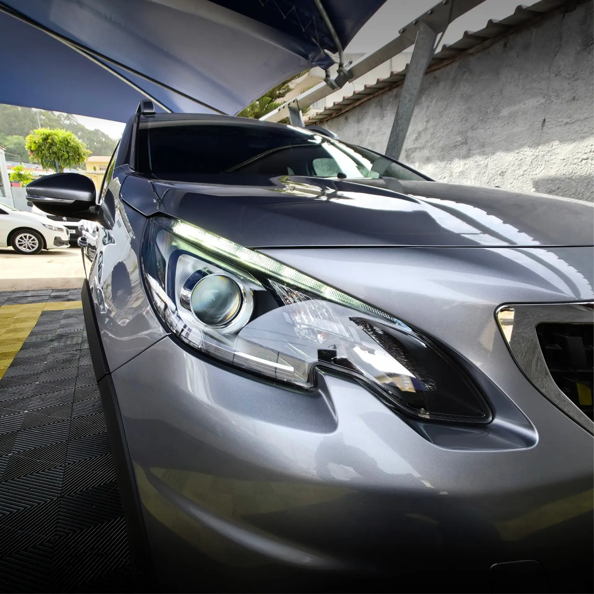 Peugeot 2008 1.2 PureTech Signature 5