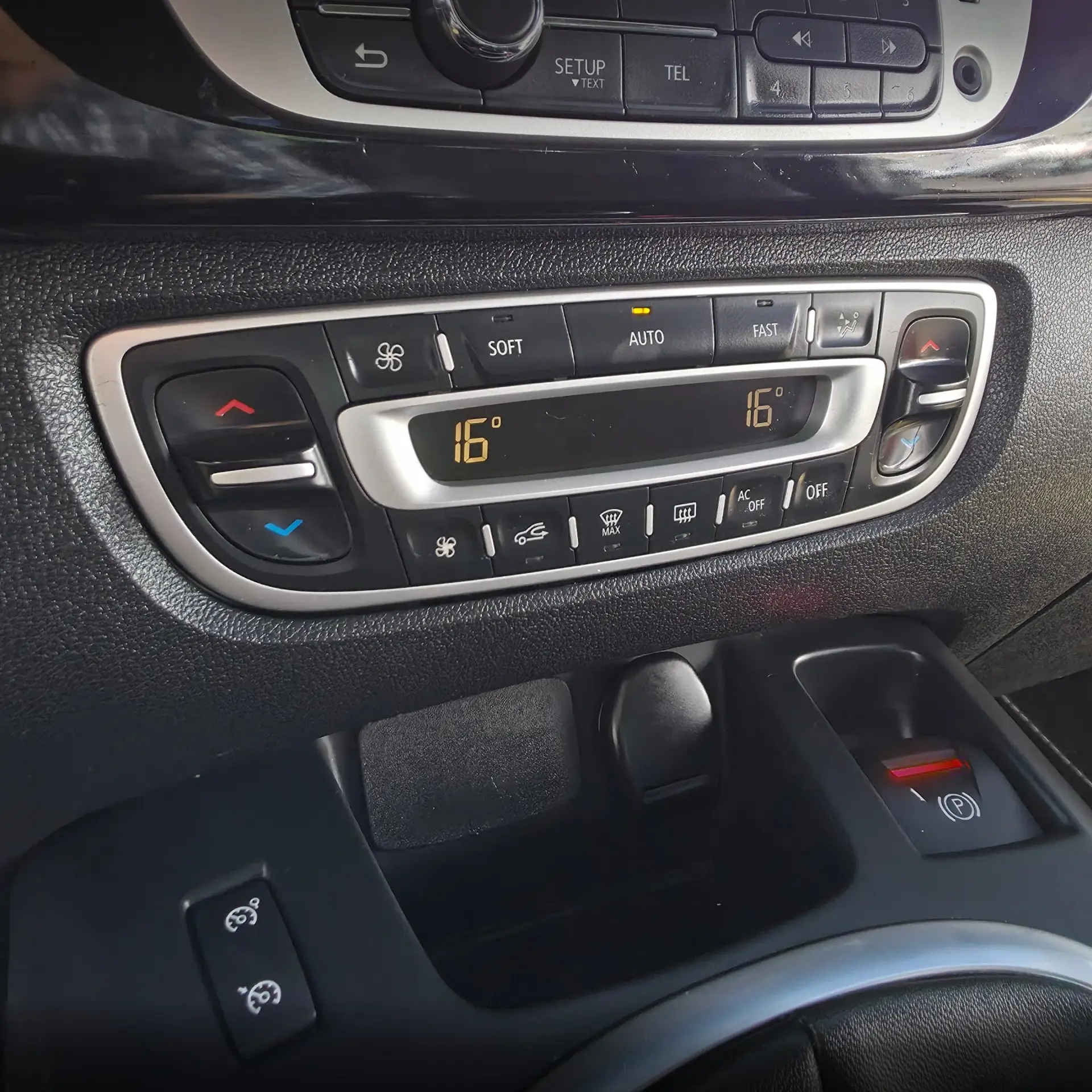 Renault Grand Scénic Energy dCi 110 S&S Bose Edition 15