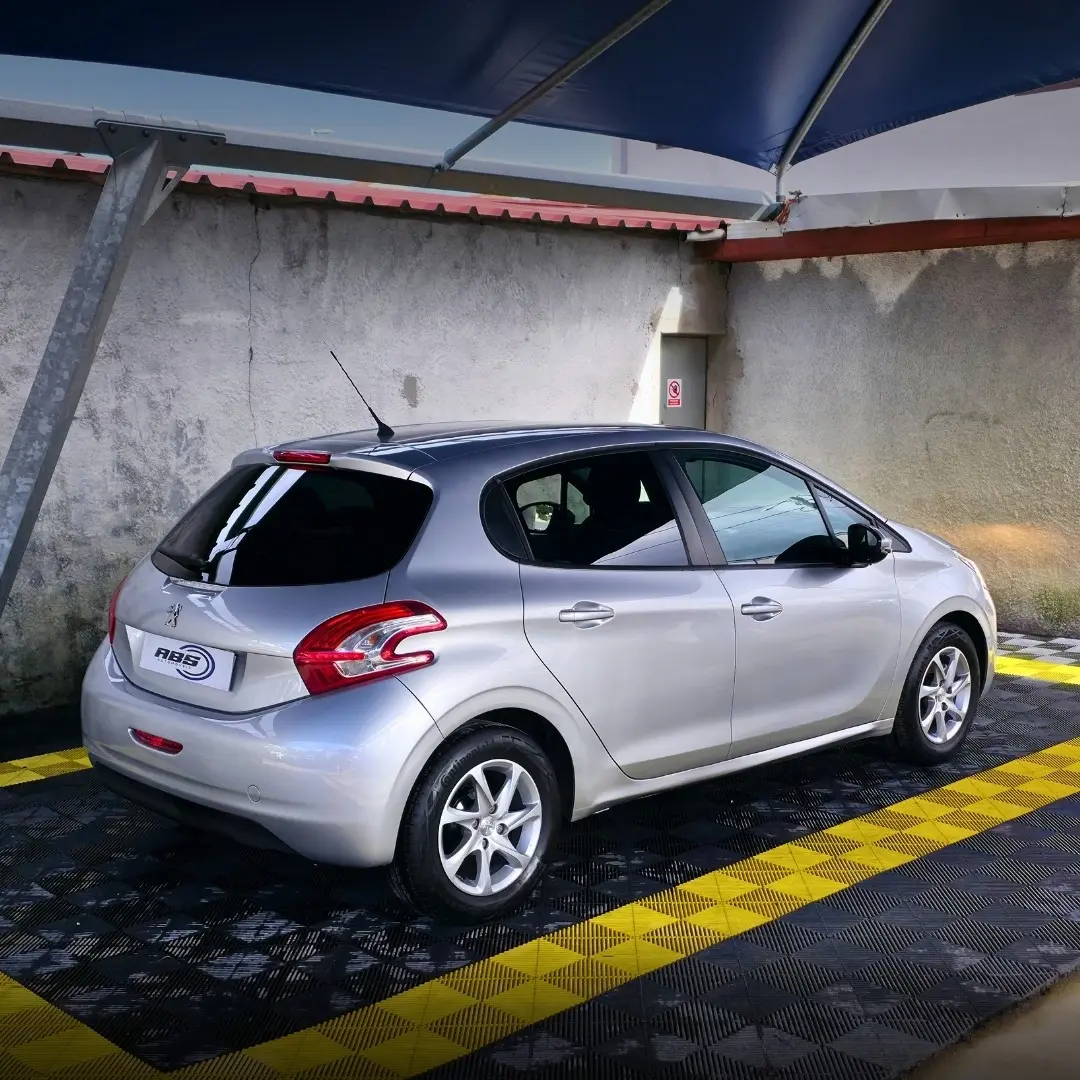 Peugeot 208 1.2 PureTech Active 5