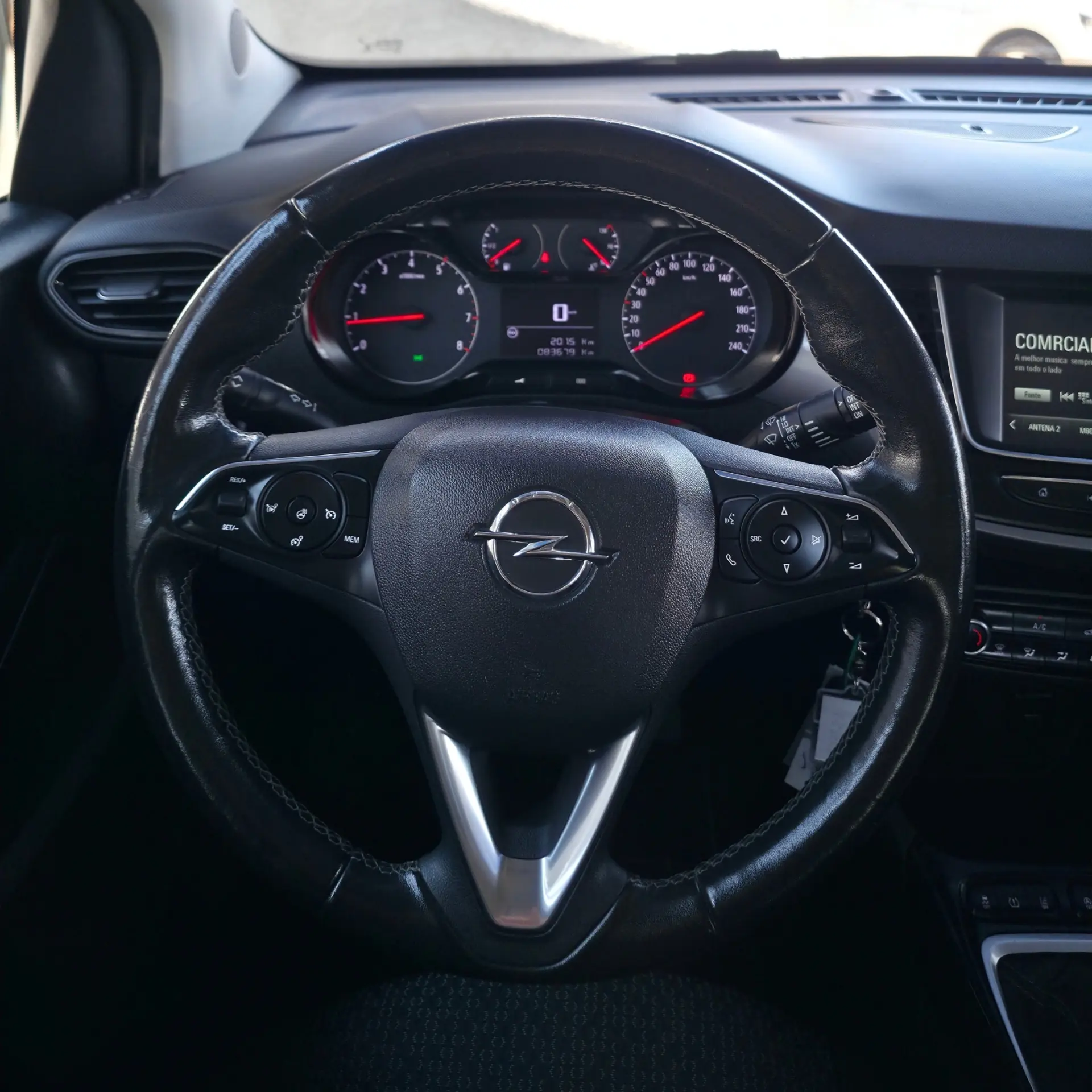 Opel Crossland 1.2 T Elegance 15
