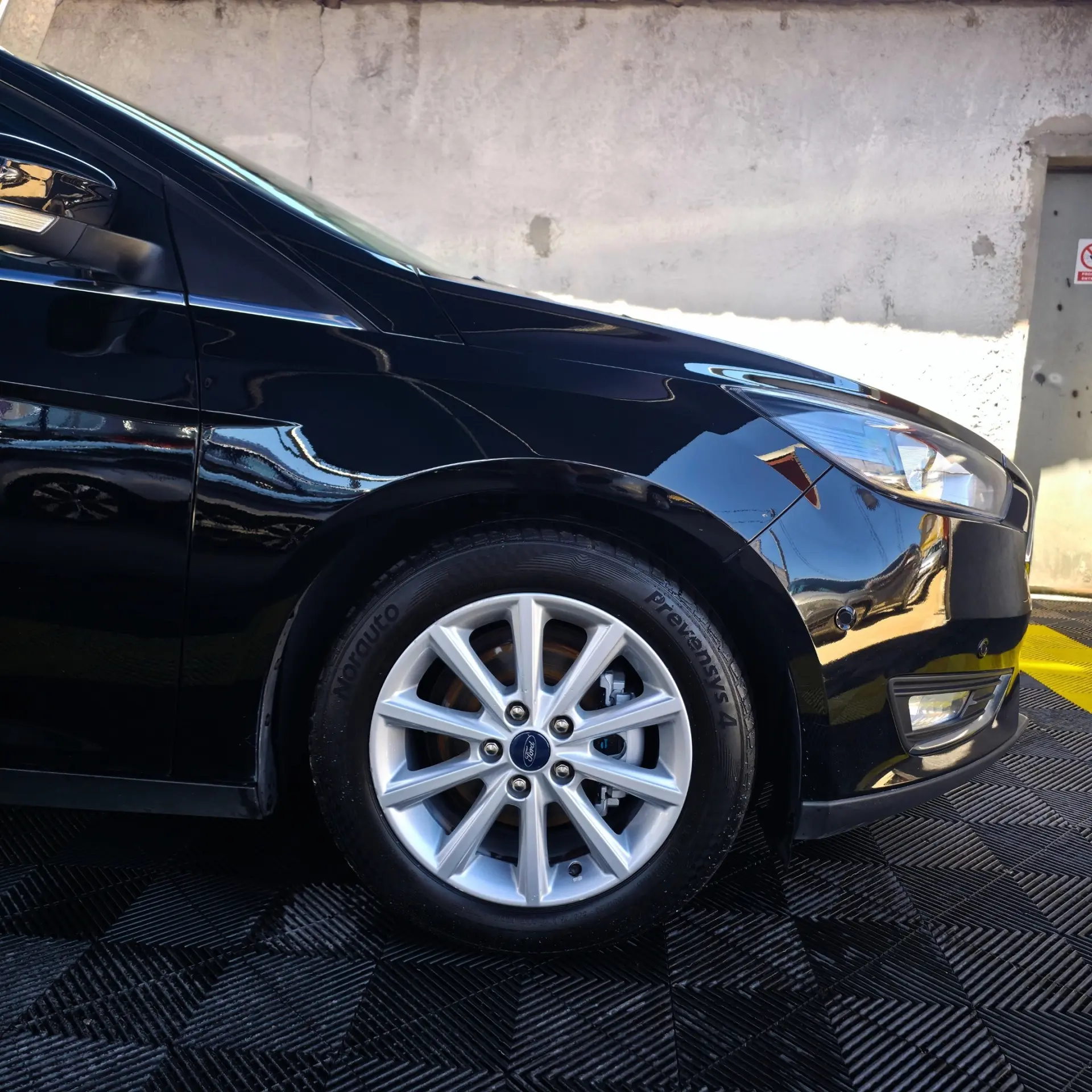 Ford Focus 1.5 TDCi Titanium 9