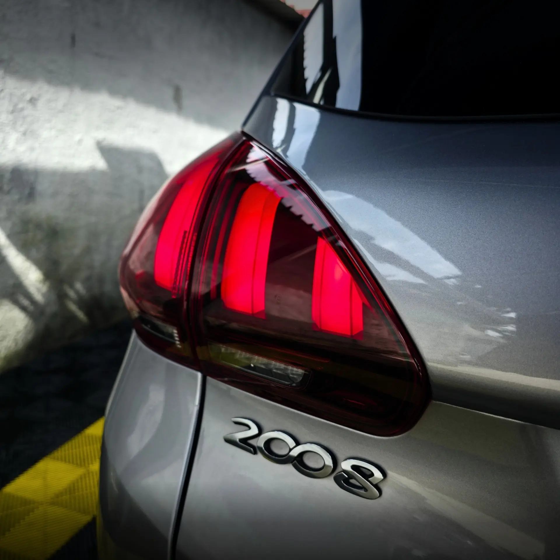 Peugeot 2008 1.2 PureTech Signature 11