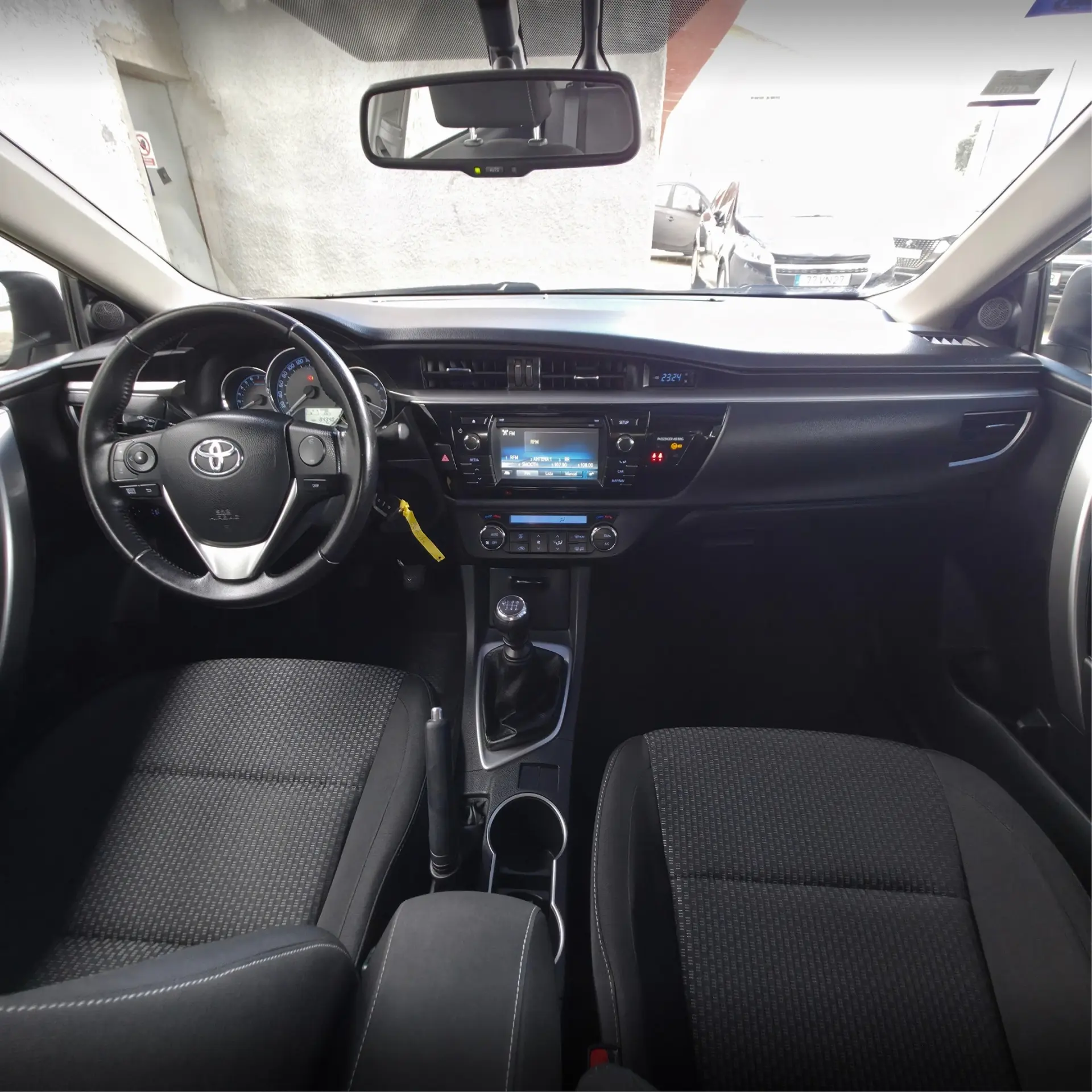 Toyota Corolla 1.33 VVT-i Exclusive 15