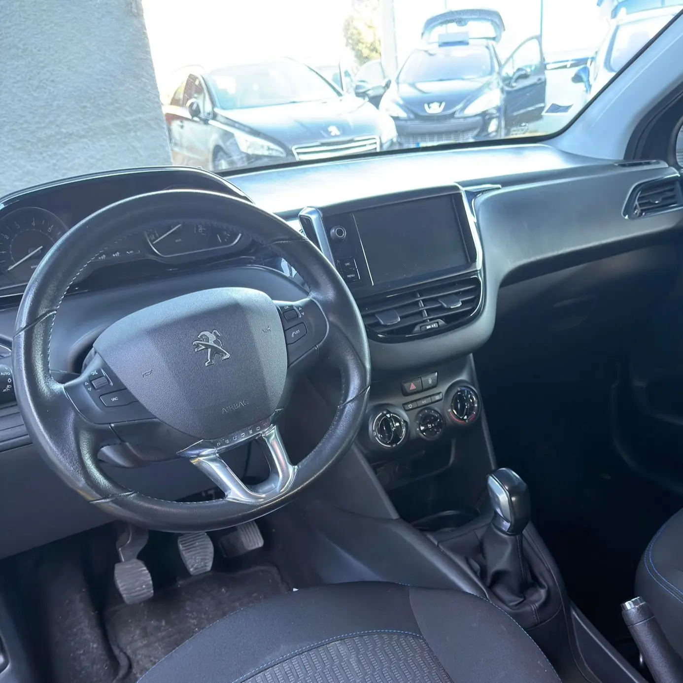 Peugeot 208 1.2 PureTech Style 6