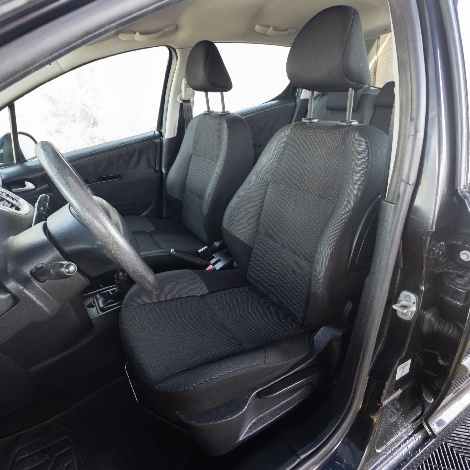 Peugeot 207 1.4 16V Active 6