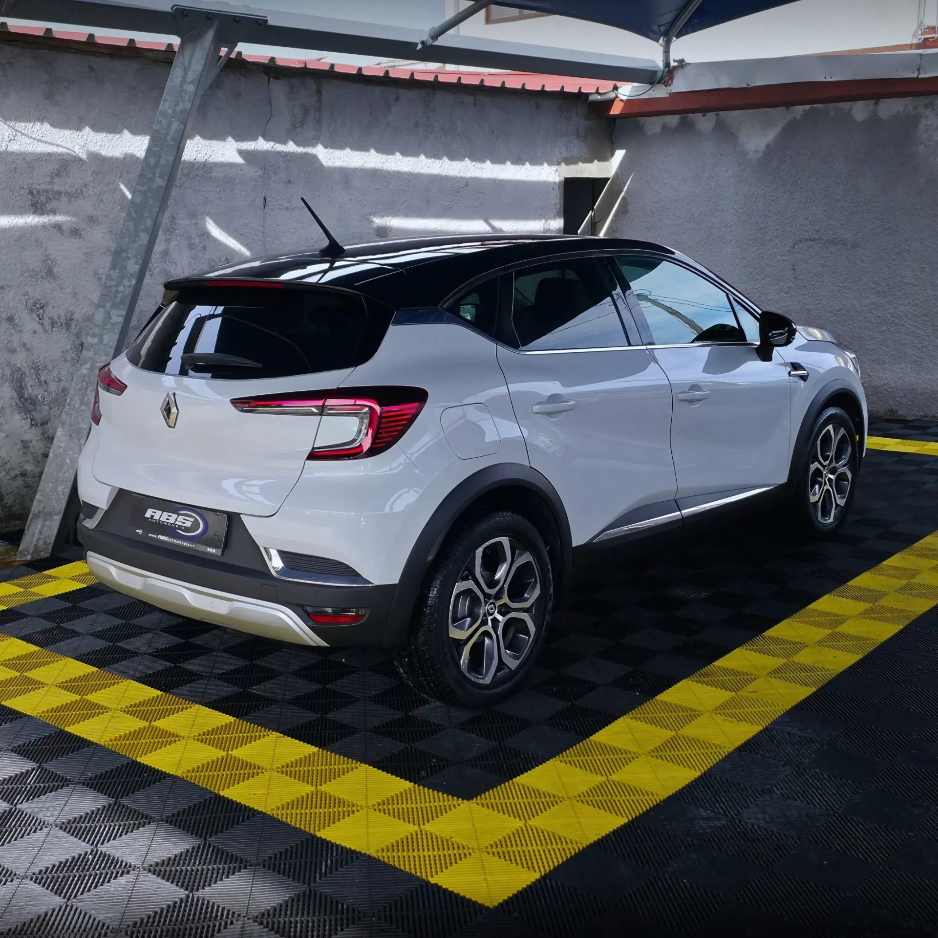Renault Captur 1.0 TCe Intens 2