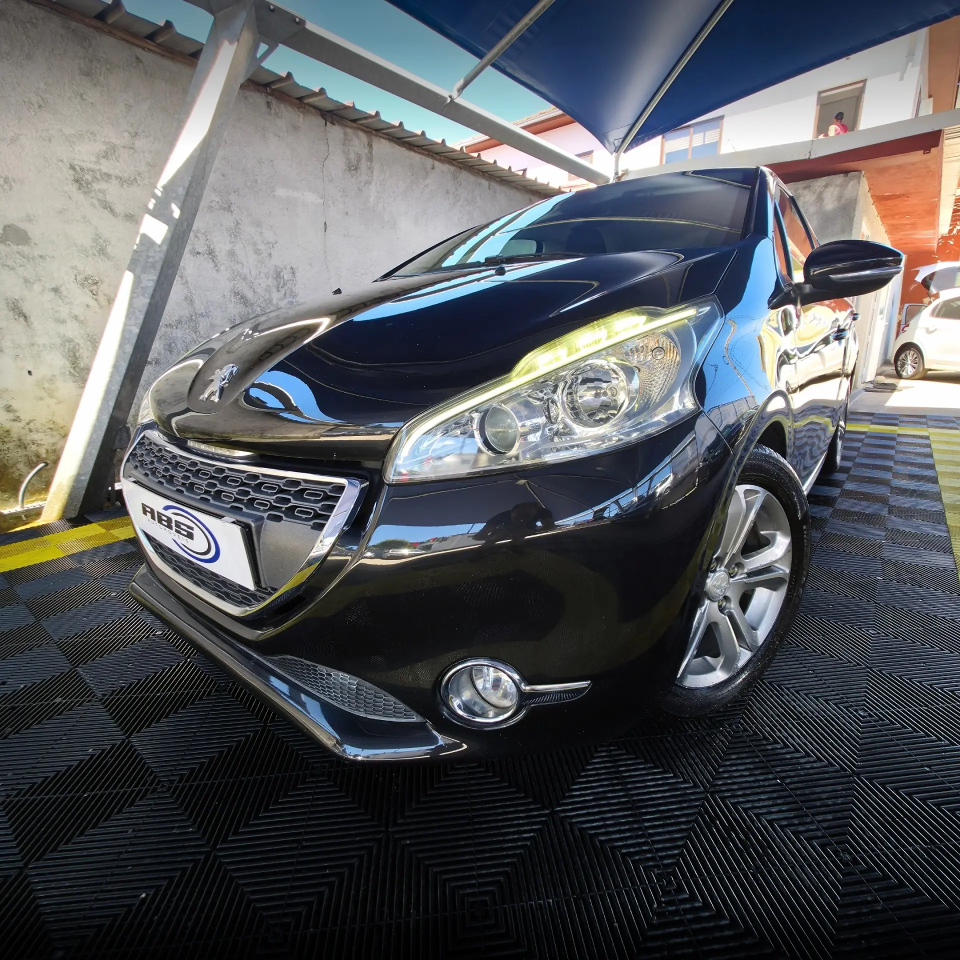 Peugeot 208 1.4 VTi Access 5
