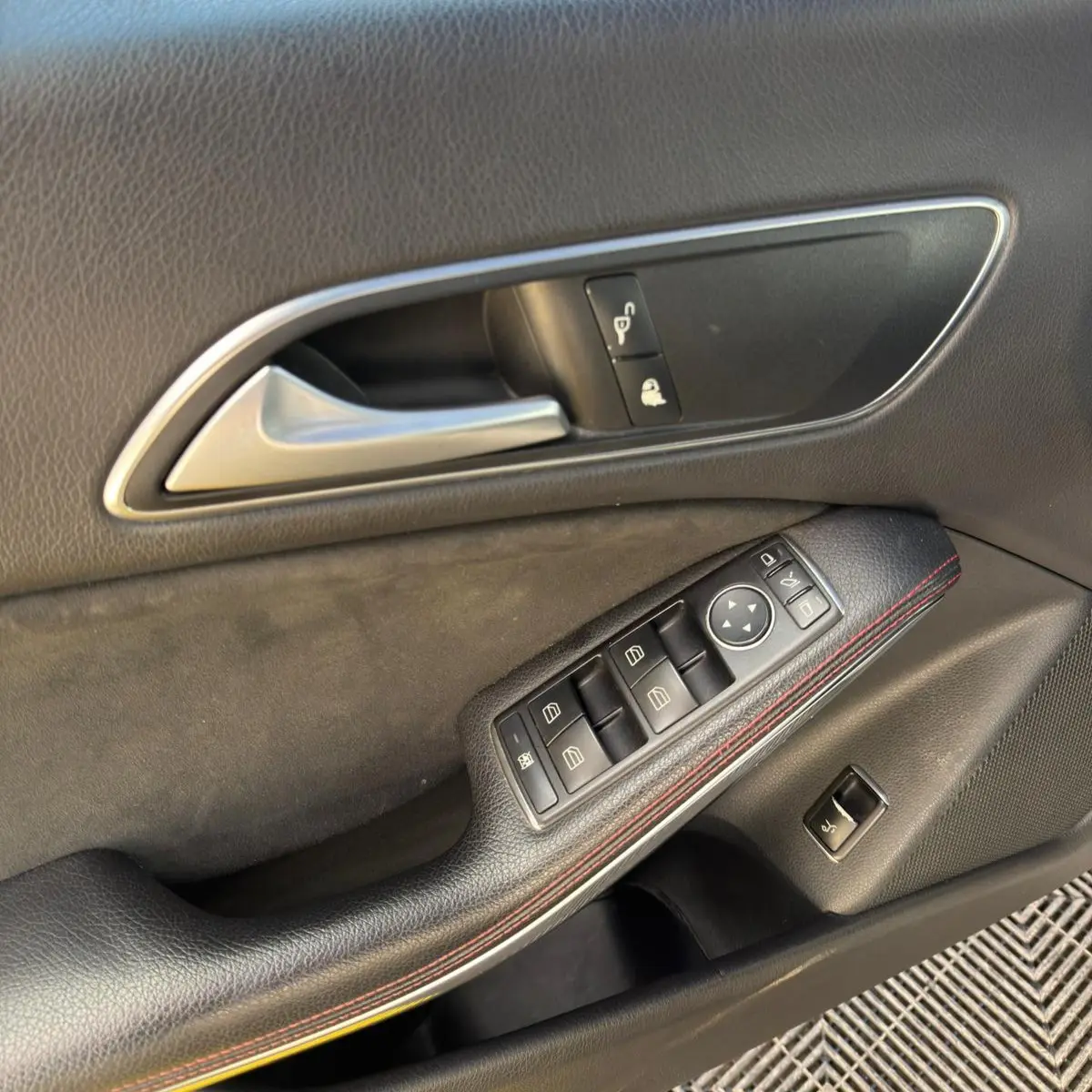 Mercedes-Benz CLA 200 d Shooting Brake AMG Line Aut. 16