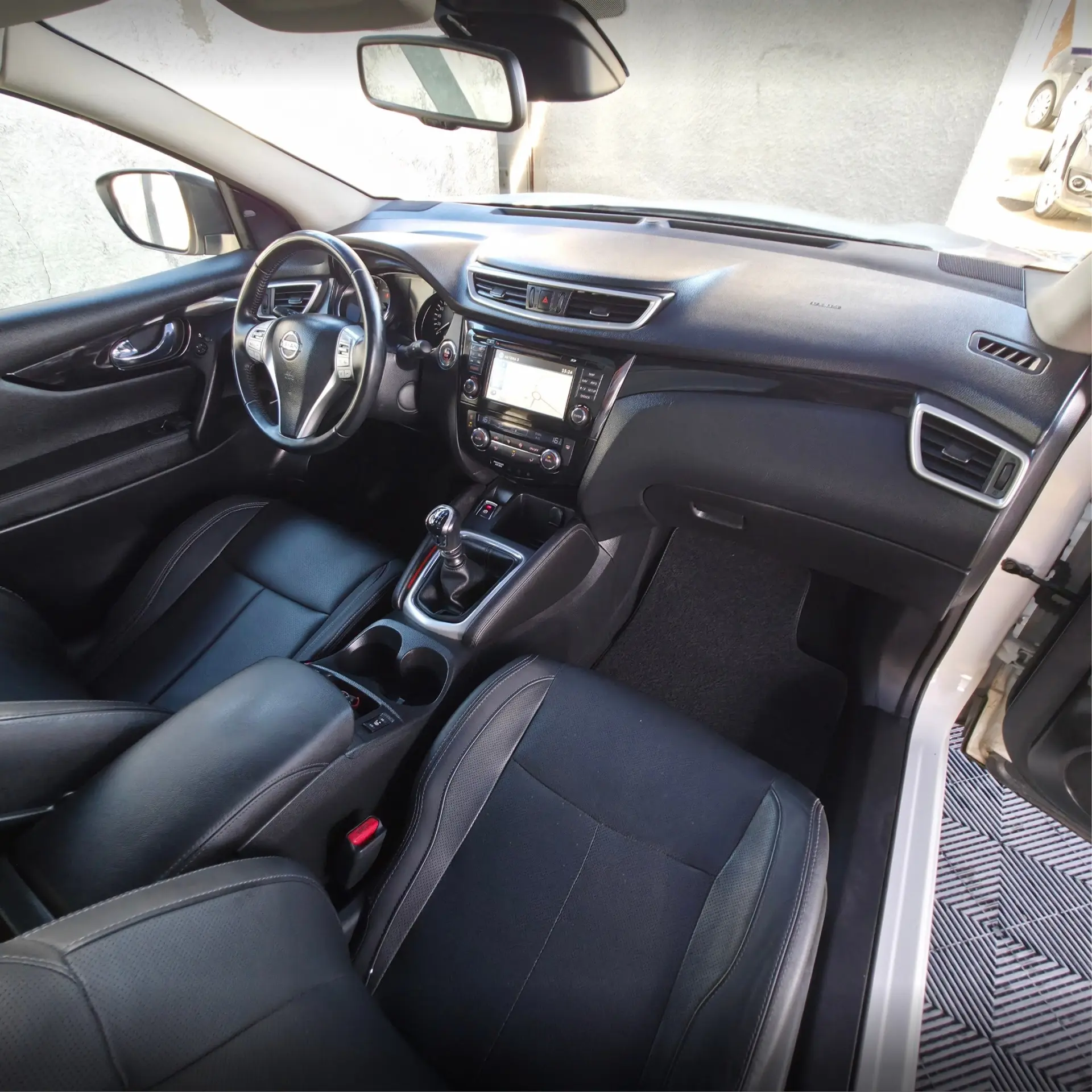 Nissan Qashqai 1.6 dCi Tekna Premium 17 Pele 28