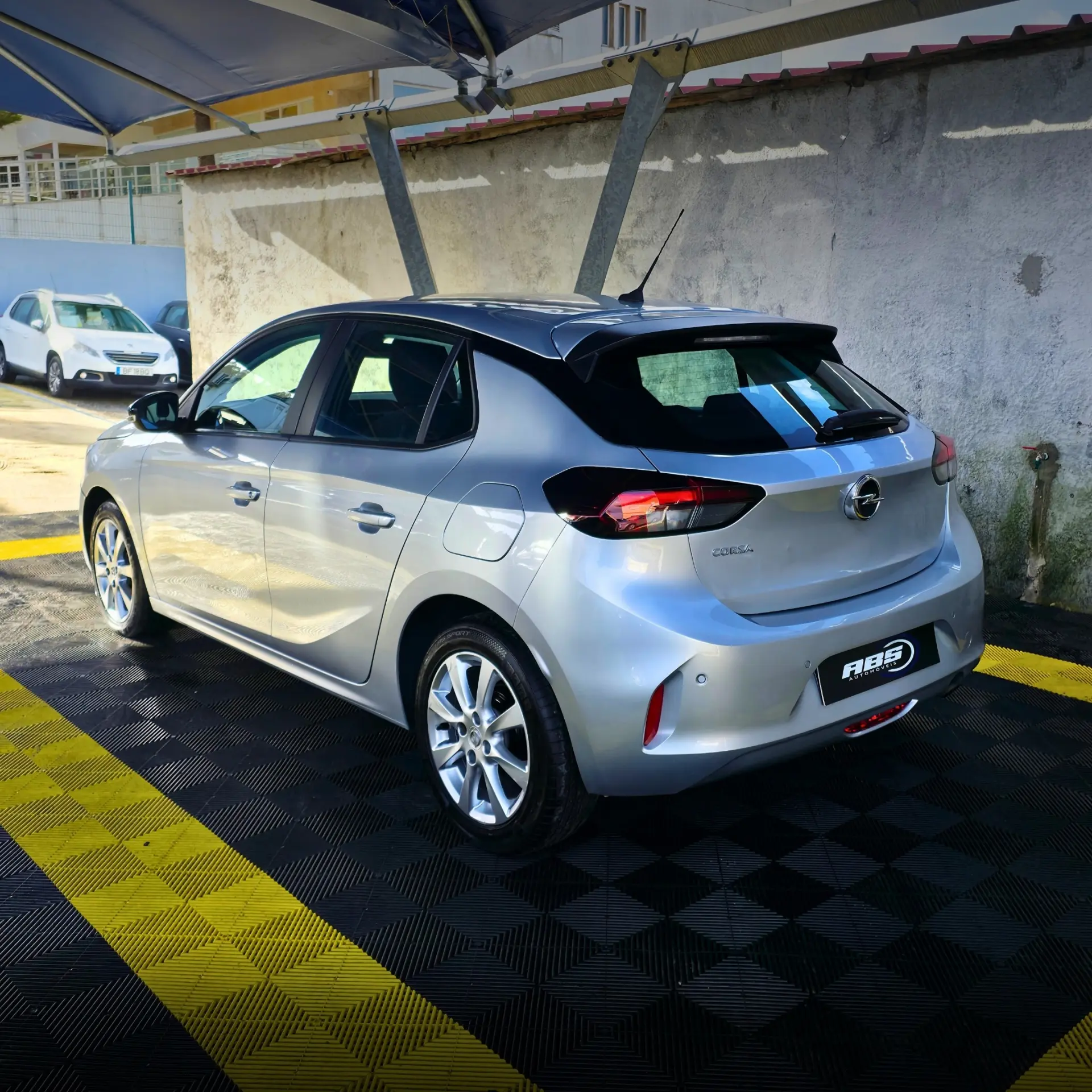 Opel Corsa 1.2 Elegance 4