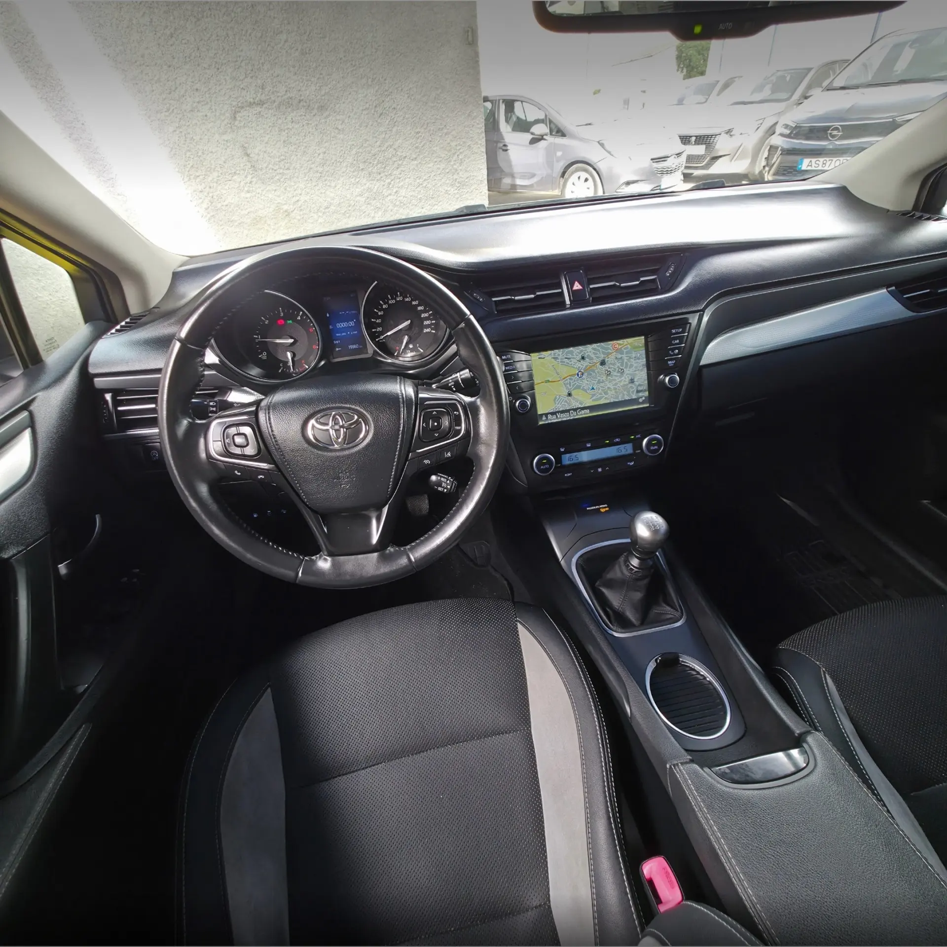 Toyota Avensis Touring Sports 1.6 D-4D Luxury+GPS 17