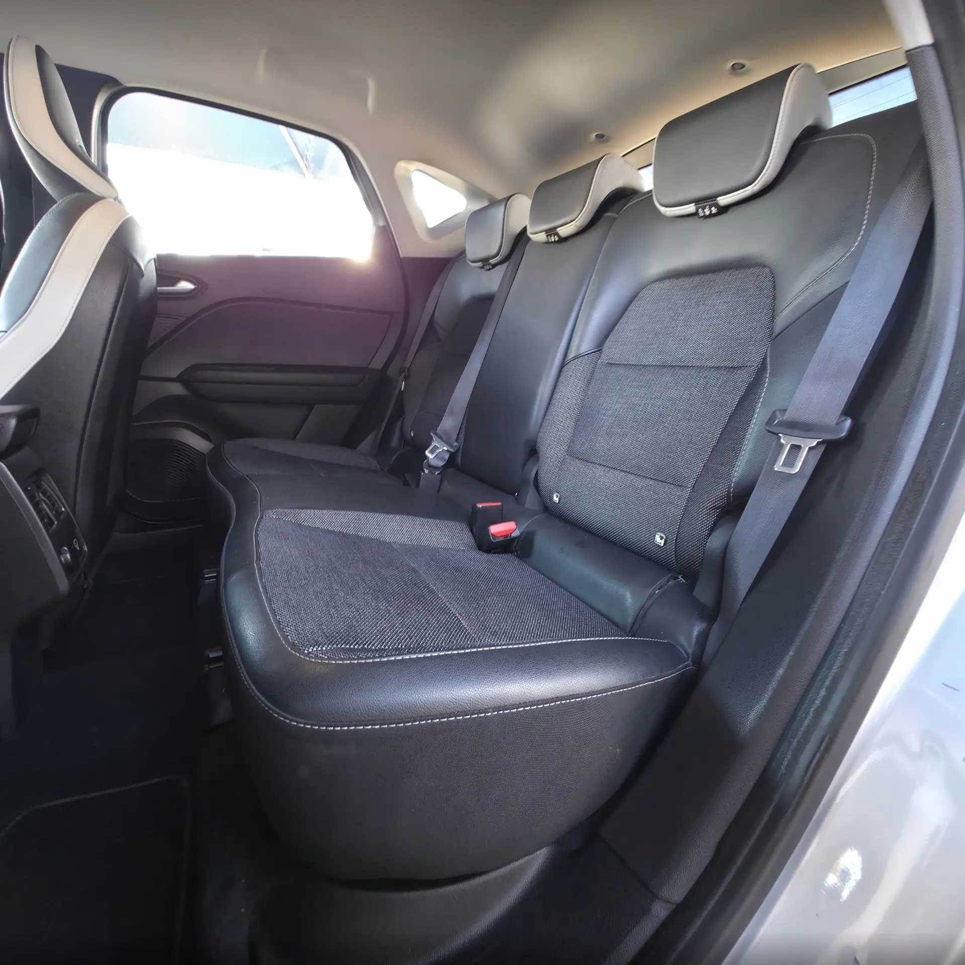 Renault Captur 1.0 TCe Intens 32