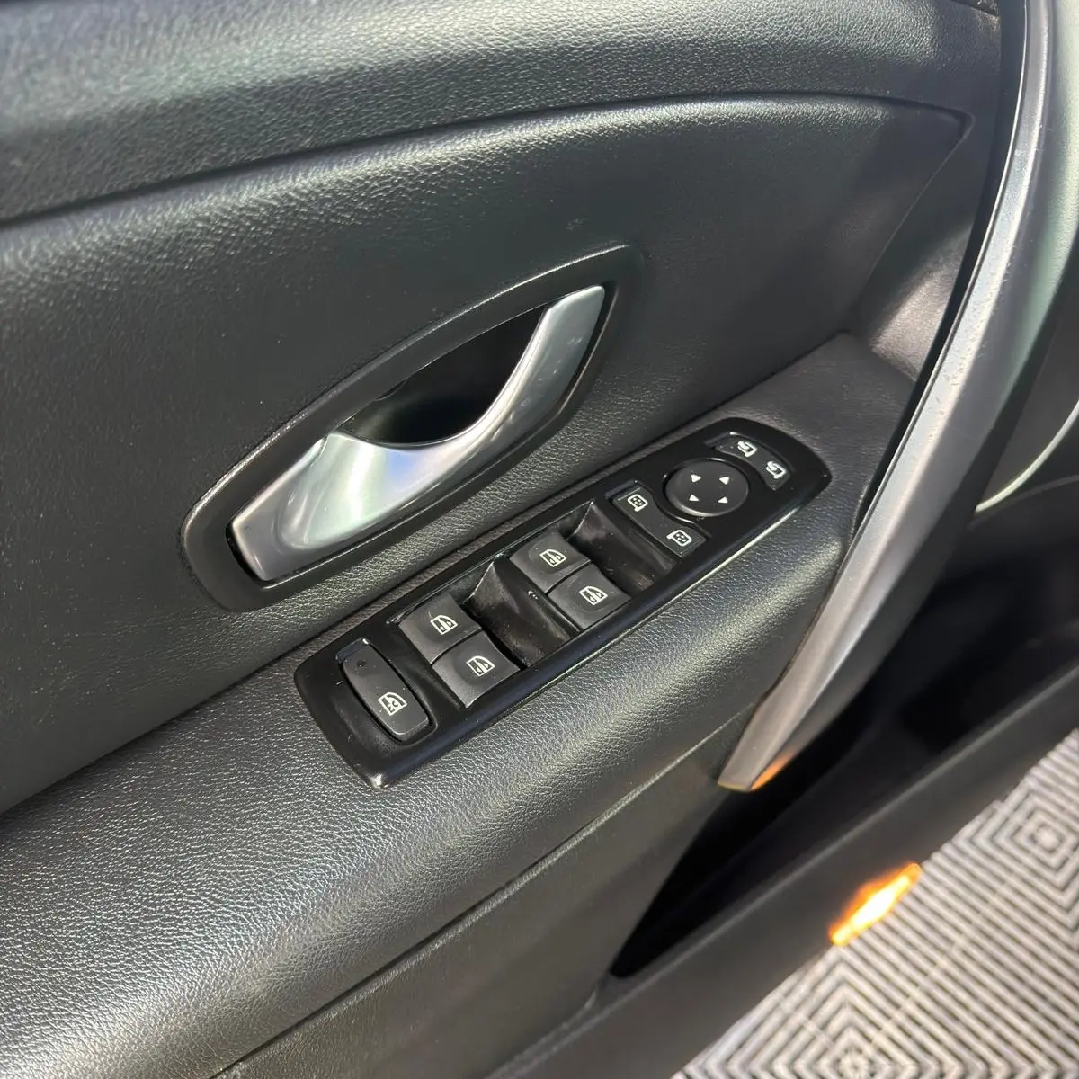 Renault Mégane 1.5 dCi Dynamique S 13