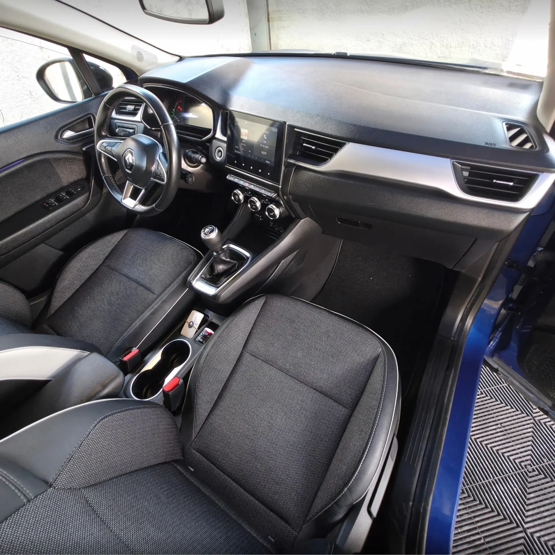 Renault Captur 1.0 TCe Intens 26