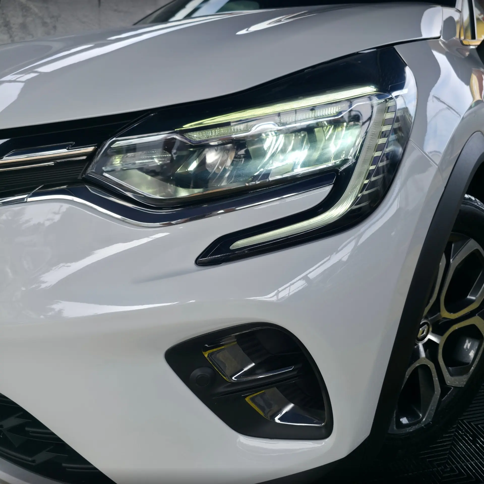 Renault Captur 1.0 TCe Intens 8