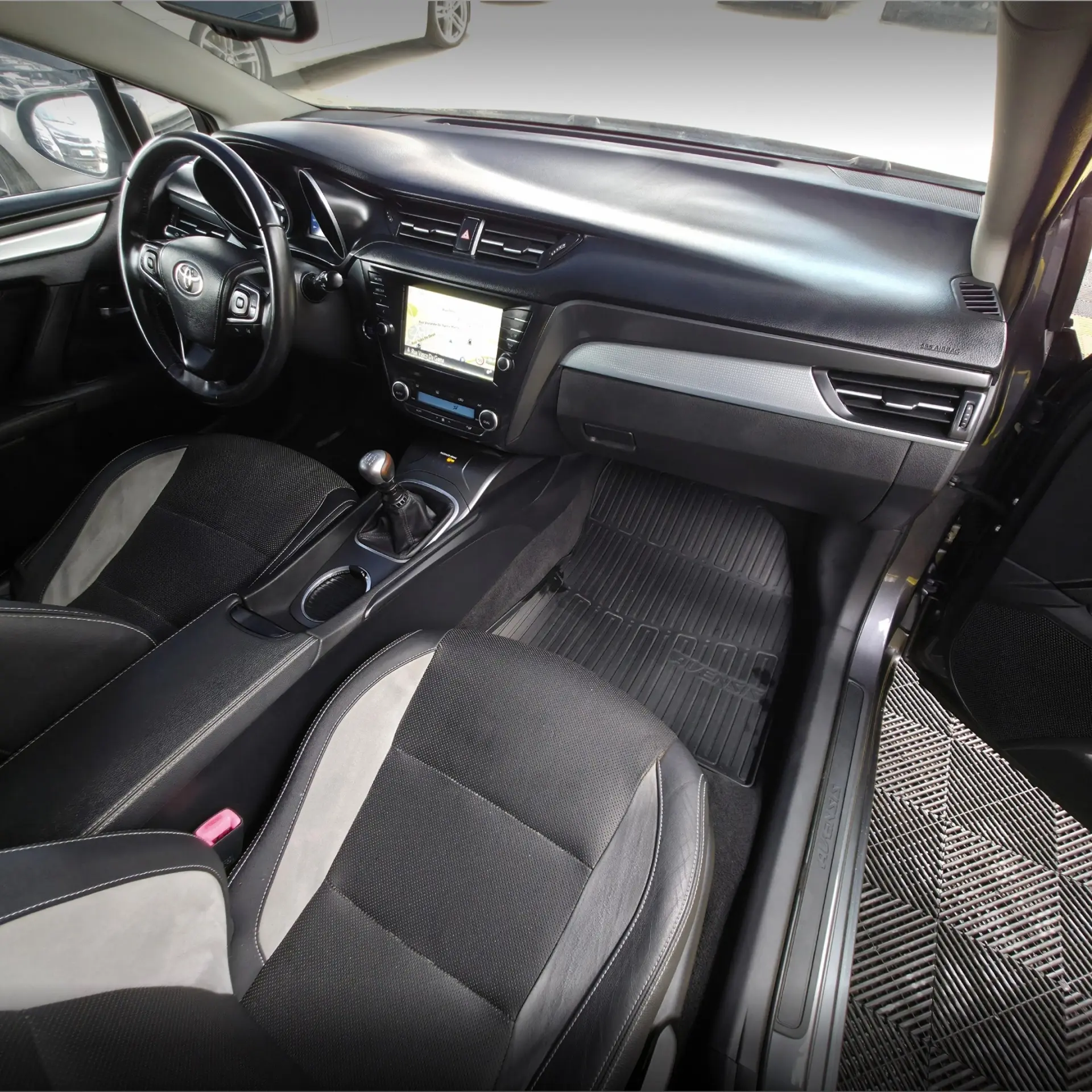 Toyota Avensis Touring Sports 1.6 D-4D Luxury+GPS 25