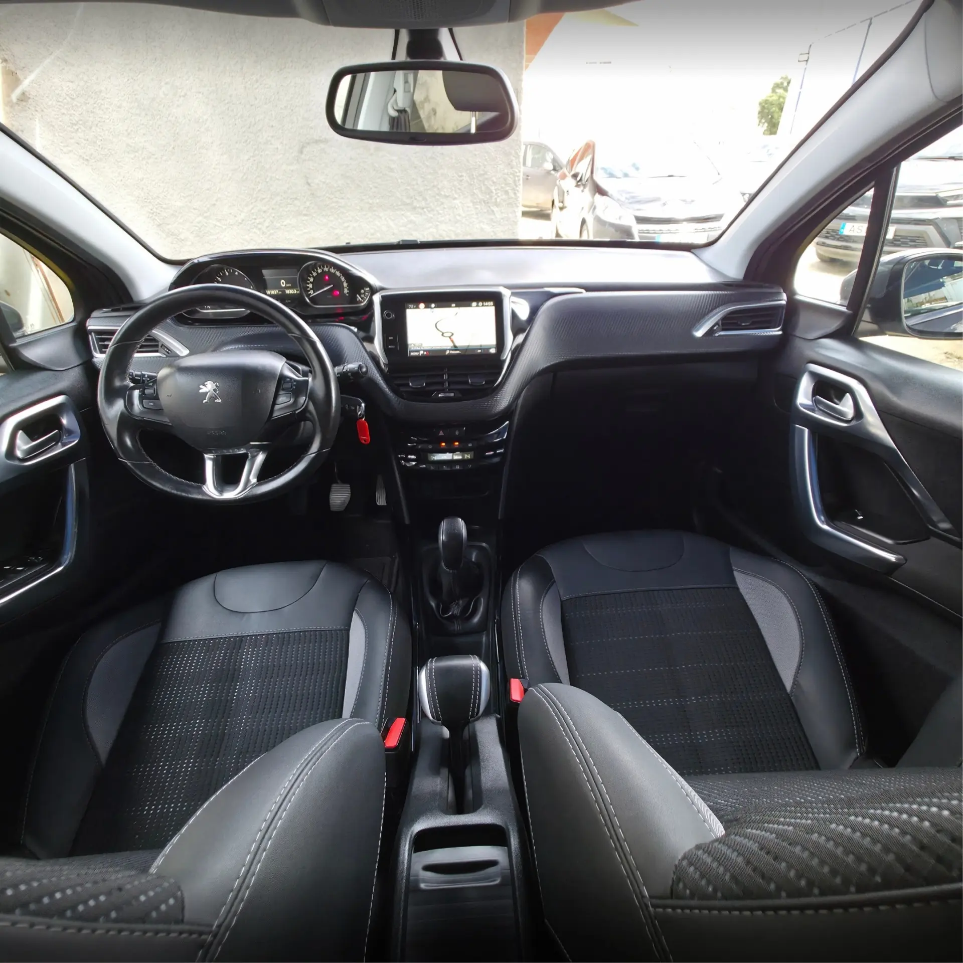 Peugeot 2008 1.2 PureTech Style 15