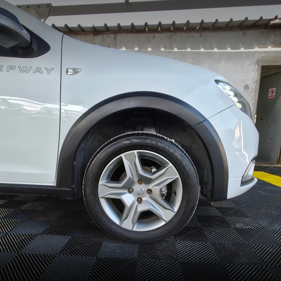 Dacia Sandero 0.9 TCe Stepway 5