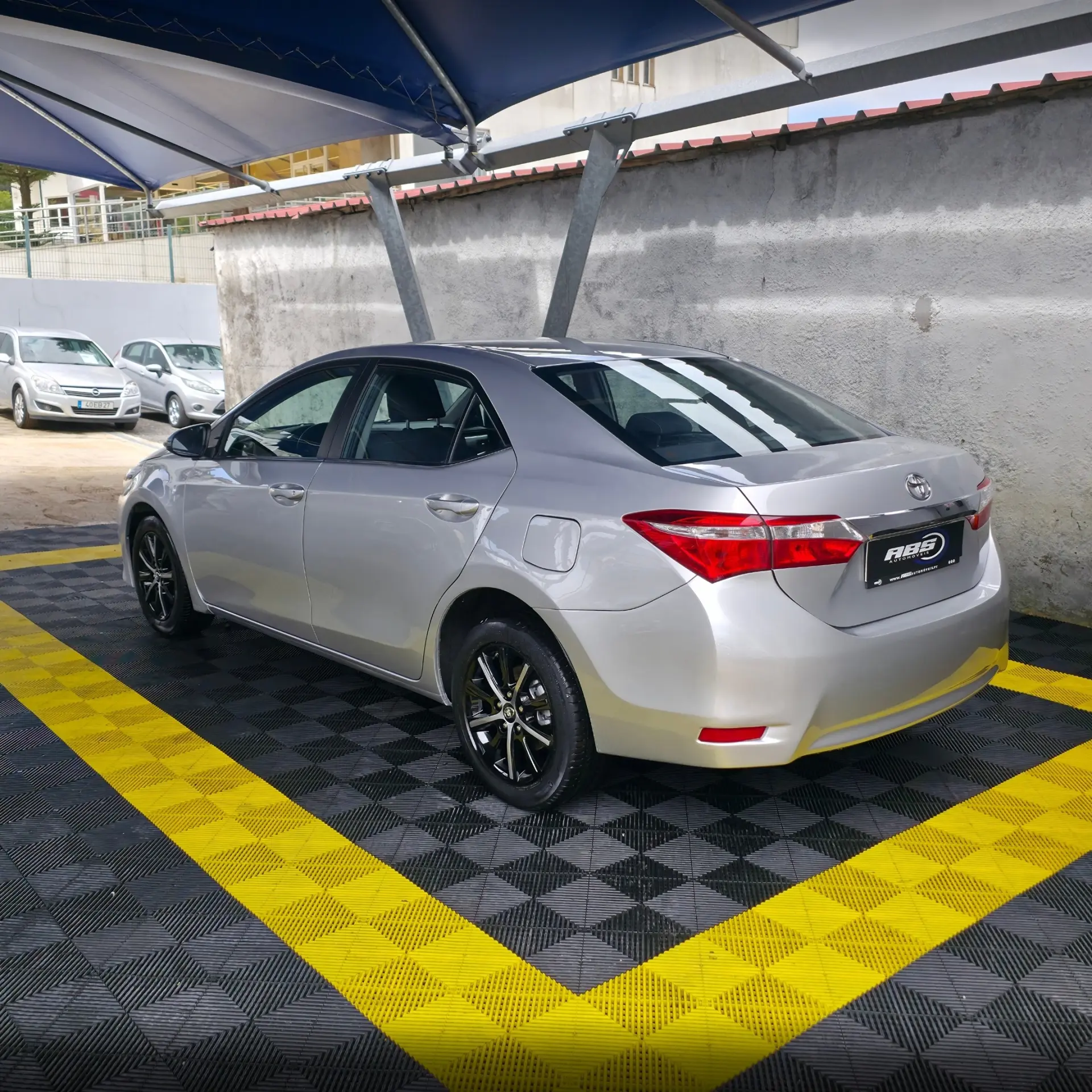 Toyota Corolla 1.33 VVT-i Exclusive 4