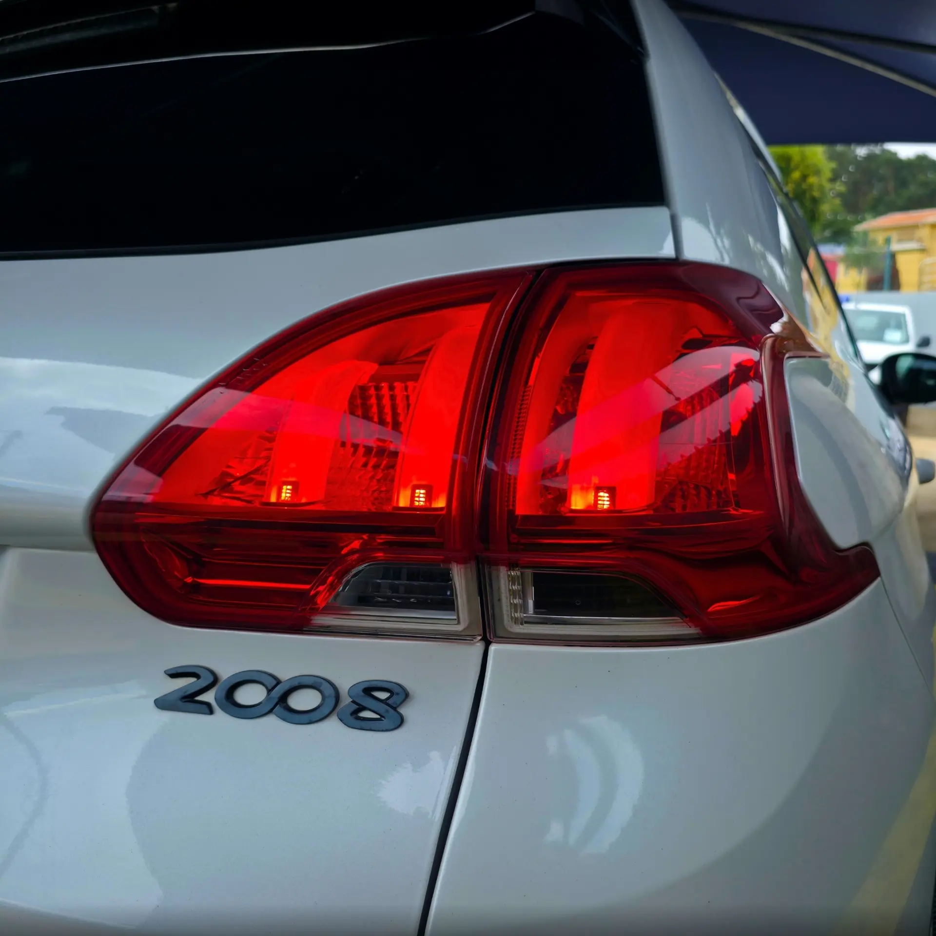 Peugeot 2008 1.2 PureTech Allure 10