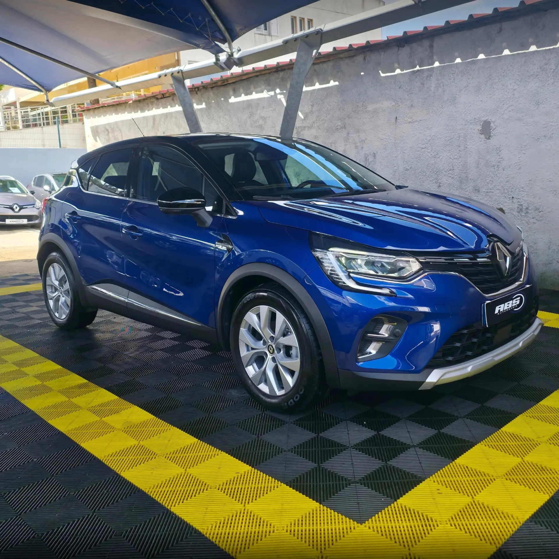 Renault Captur 1.0 TCe Intens 3