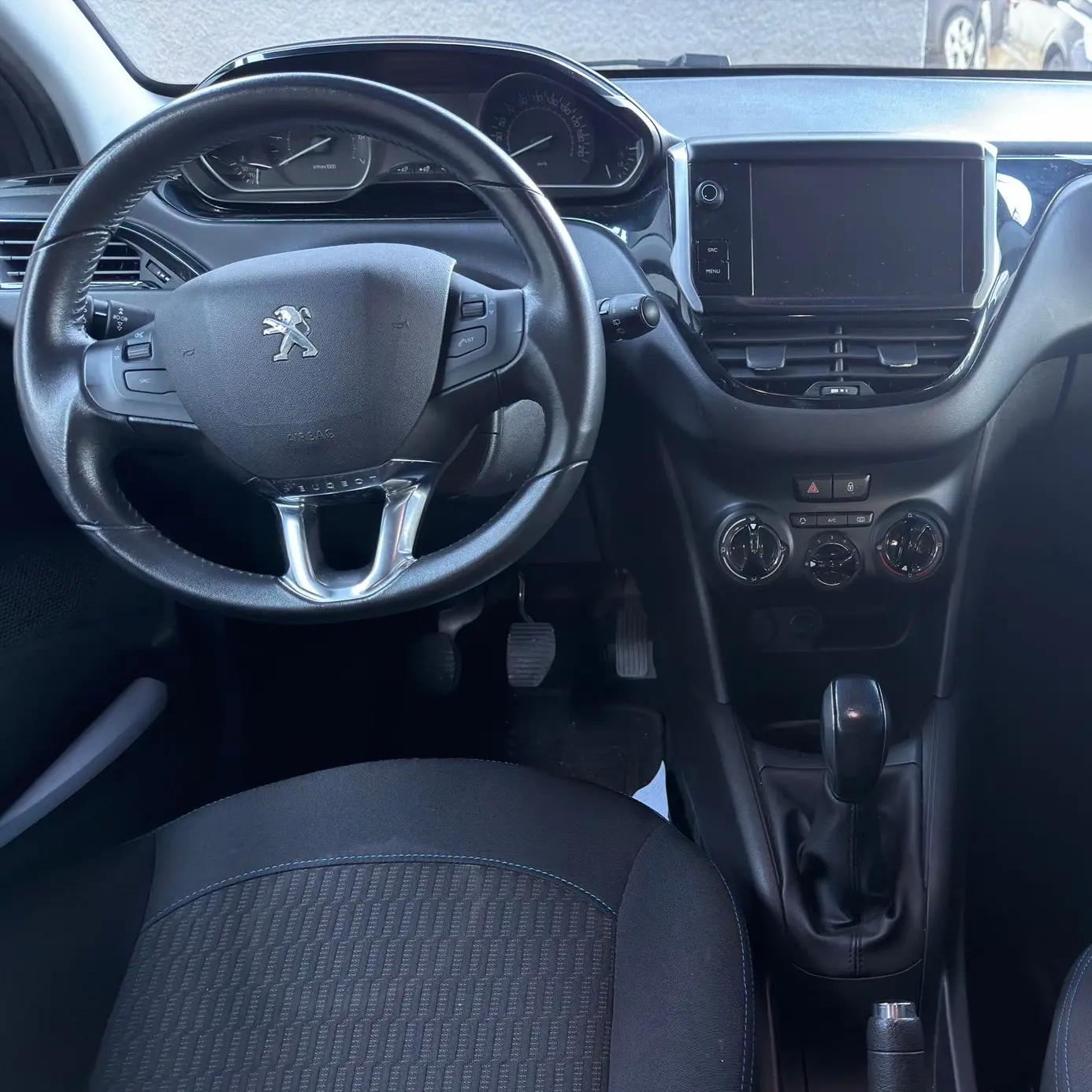 Peugeot 208 1.2 PureTech Style 7