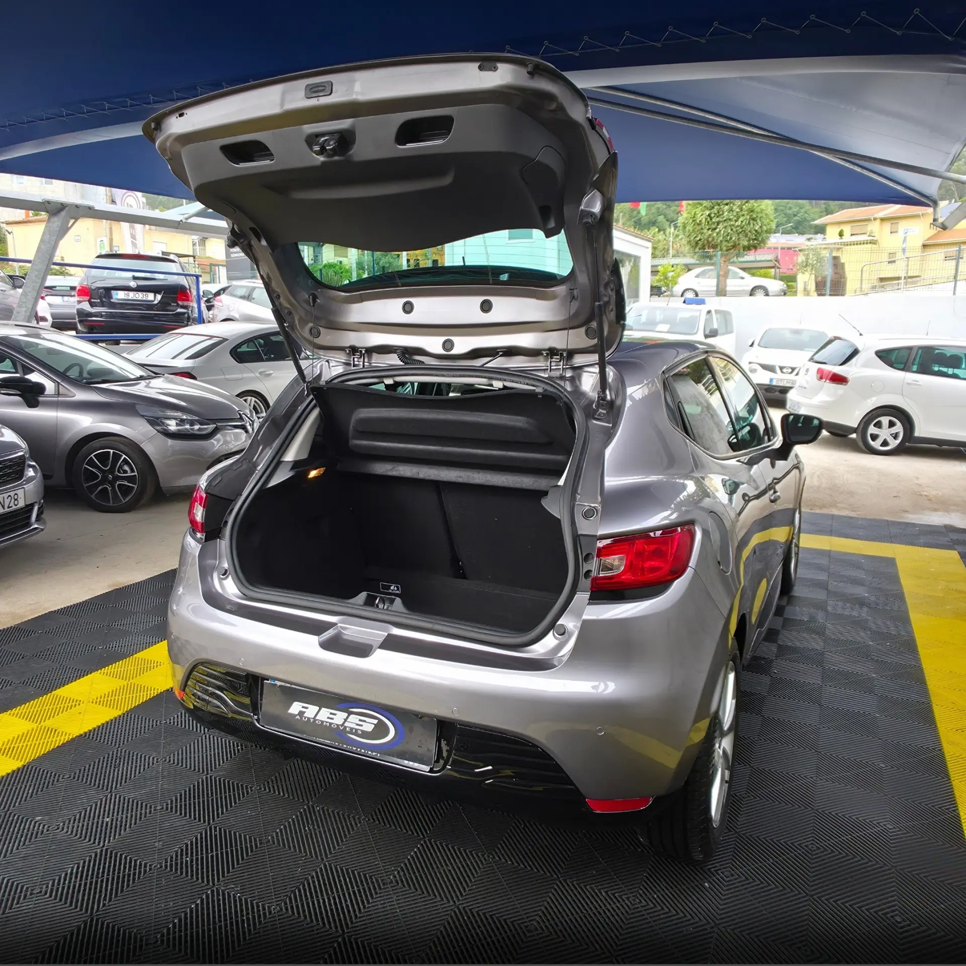 Renault Clio 0.9 TCE Limited 13
