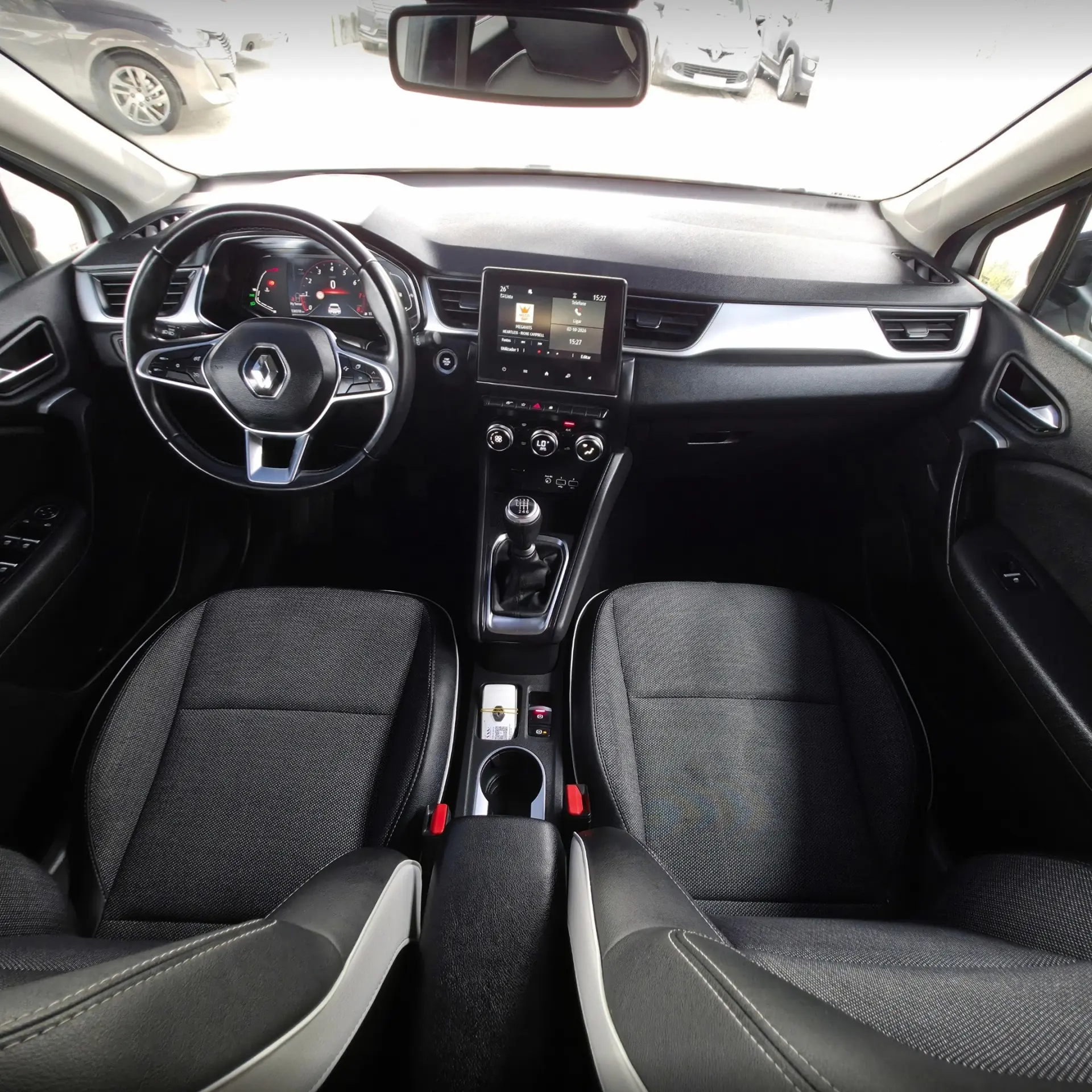 Renault Captur 1.0 TCe Intens 32