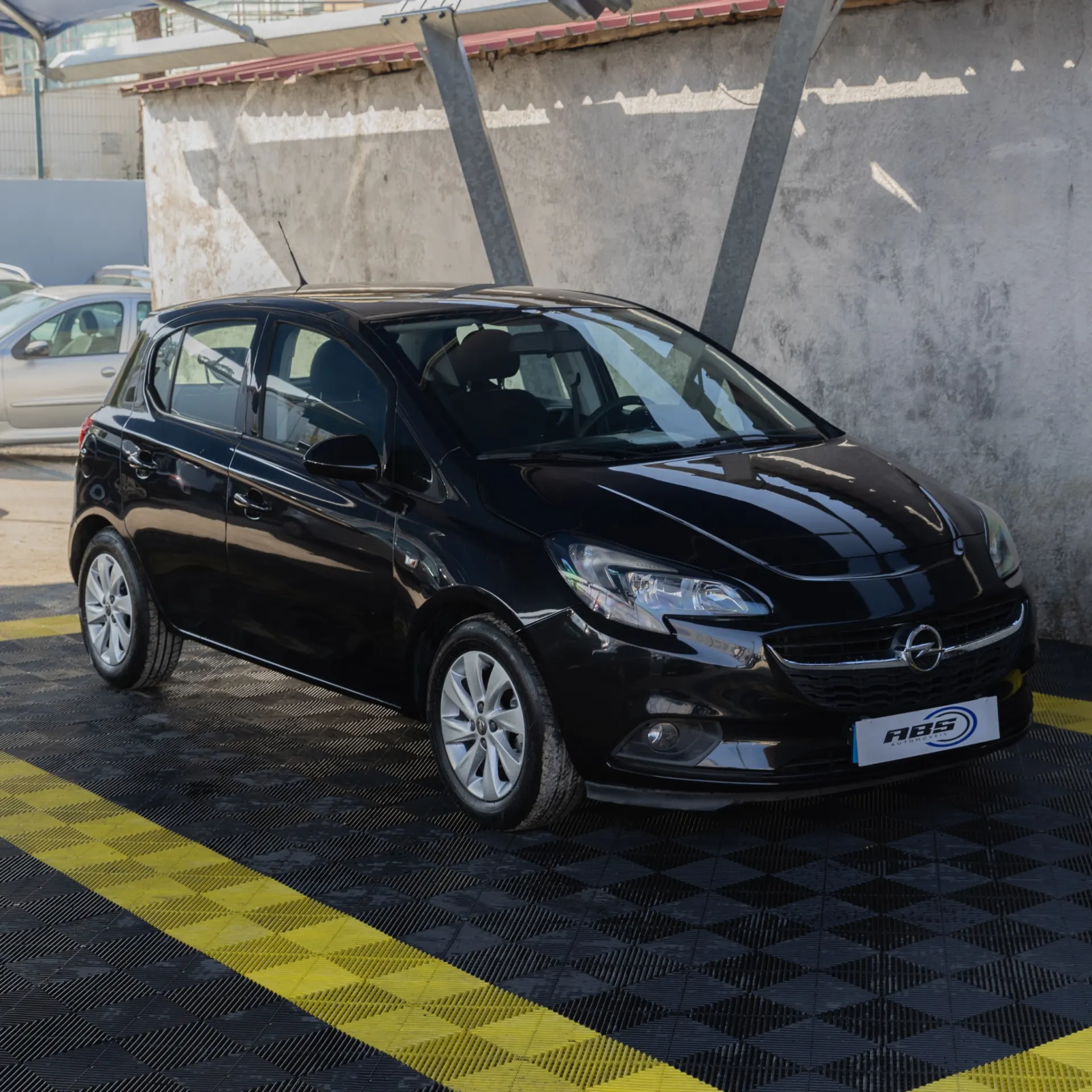 Opel Corsa 1.2 Enjoy 4