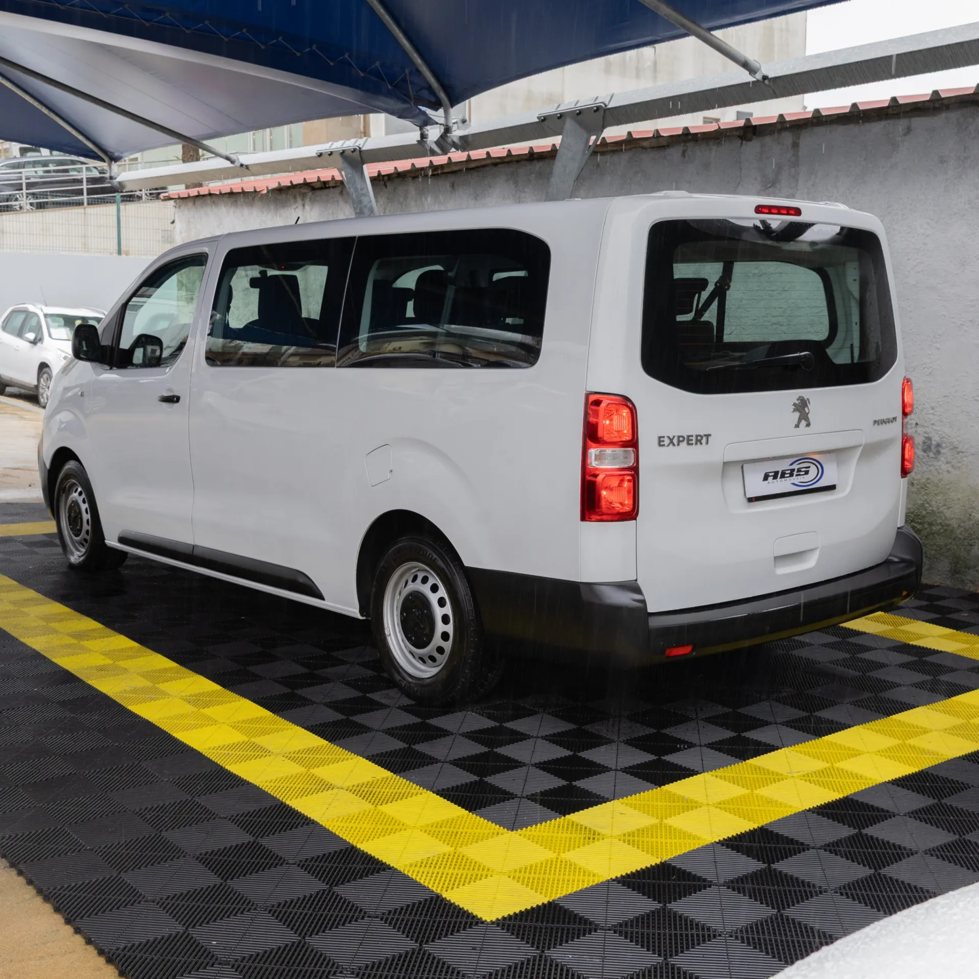 Peugeot Traveller 1.5 BlueHDi 9Lug - Long 4