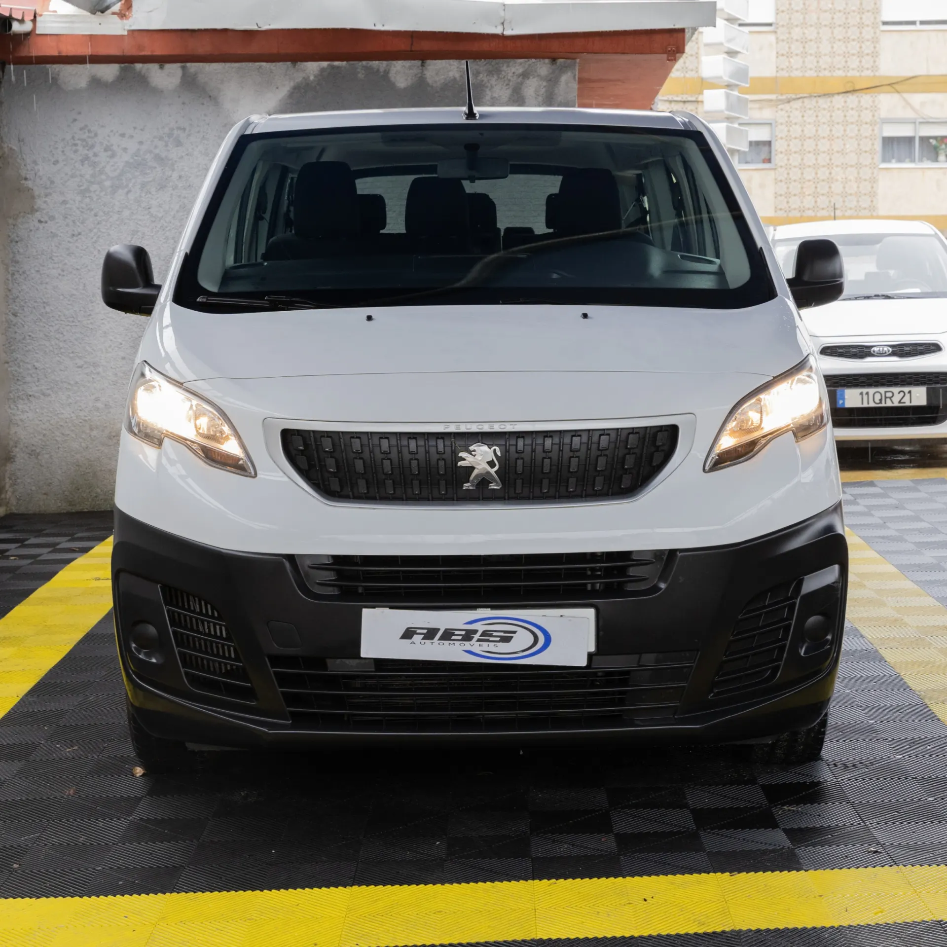 Peugeot Traveller 1.5 BlueHDi 9Lug - Long 2