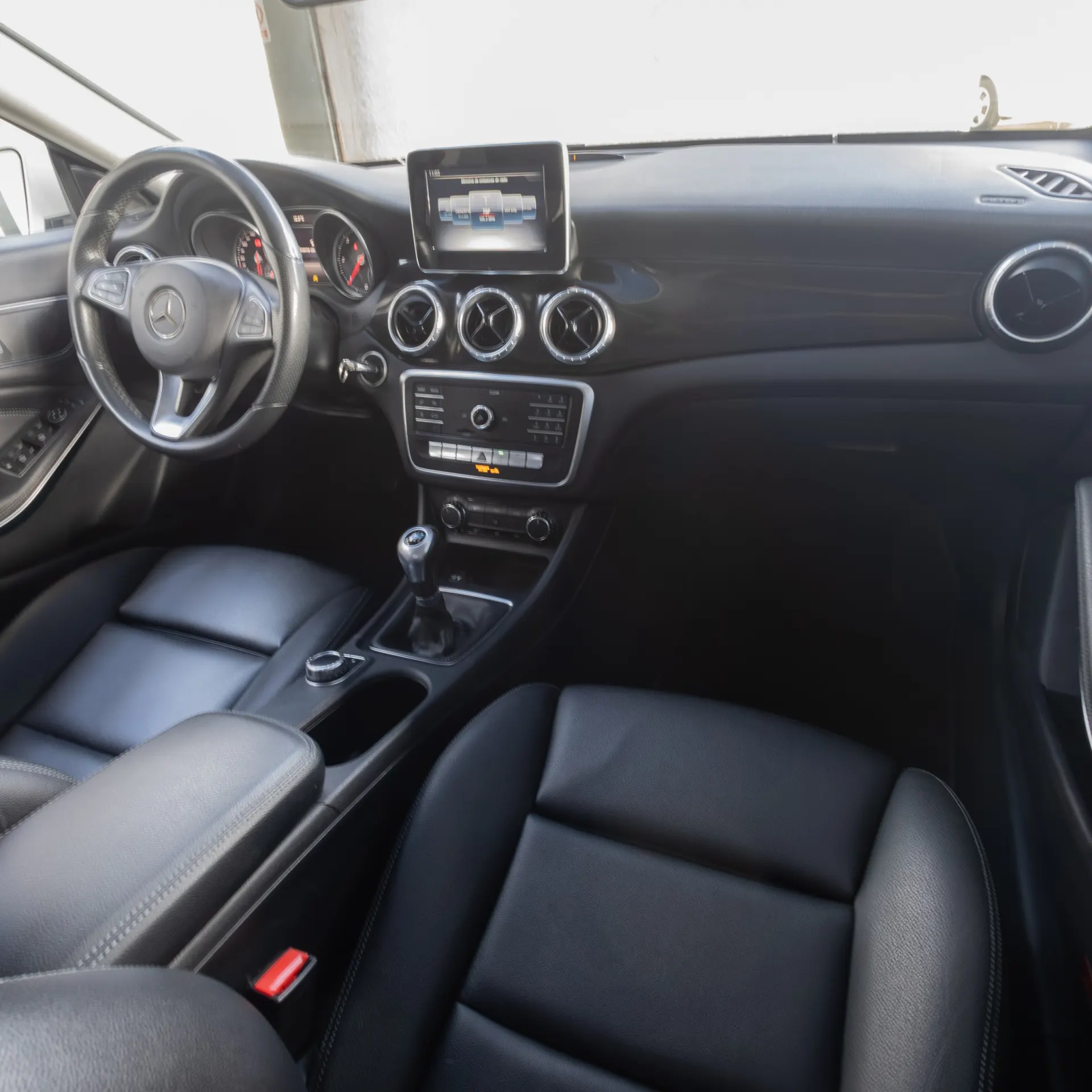 Mercedes-Benz CLA 180 11