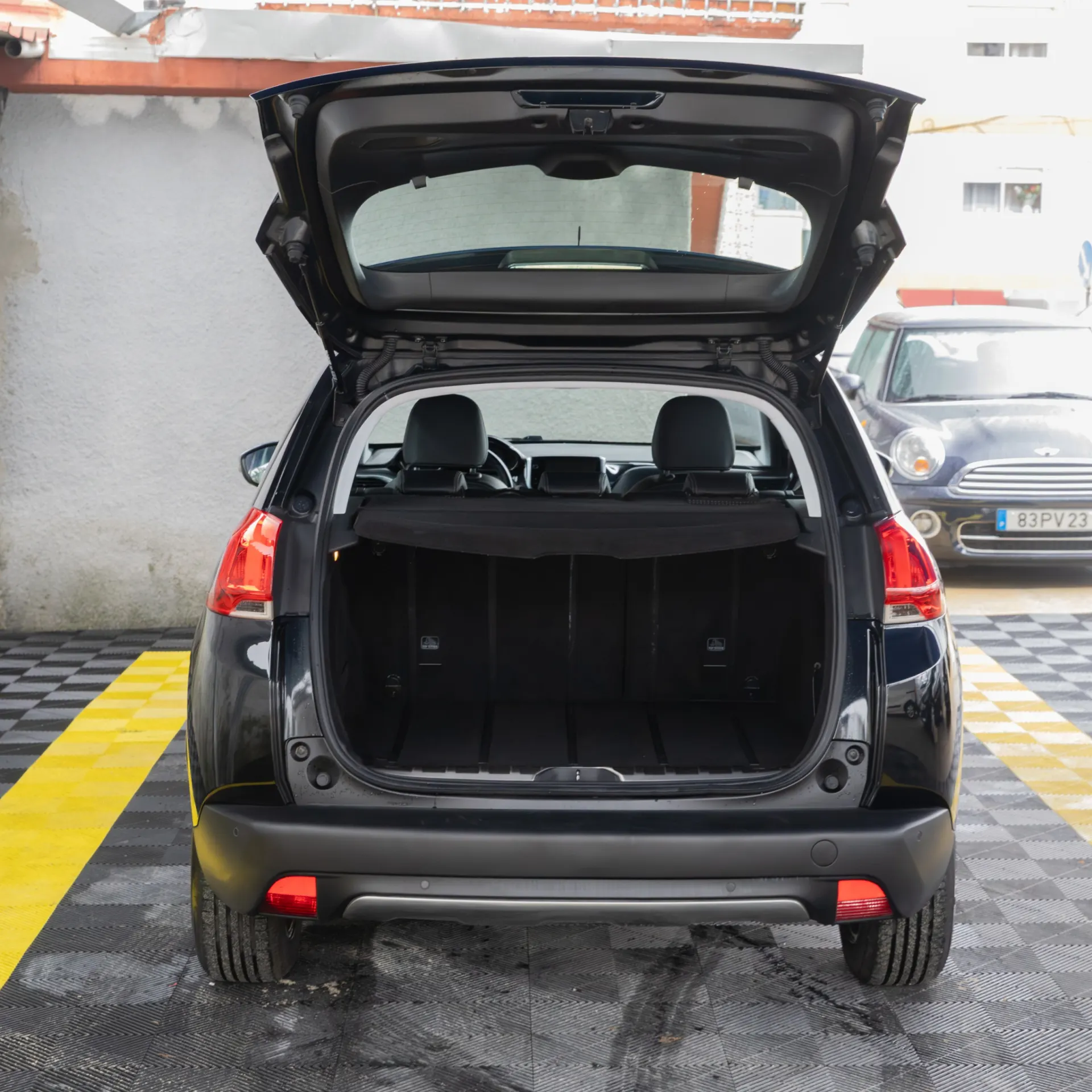 Peugeot 2008 1.2 VTi Allure 6