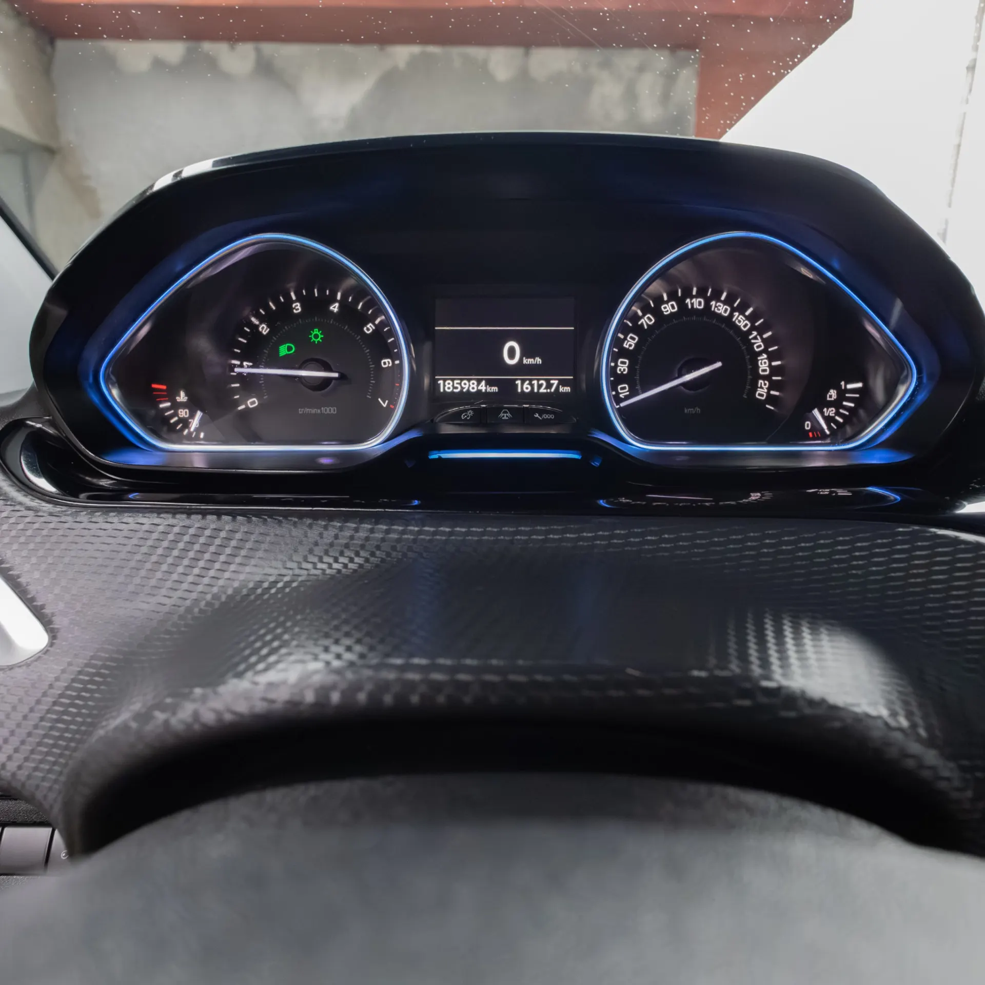 Peugeot 2008 1.2 VTi Allure 13