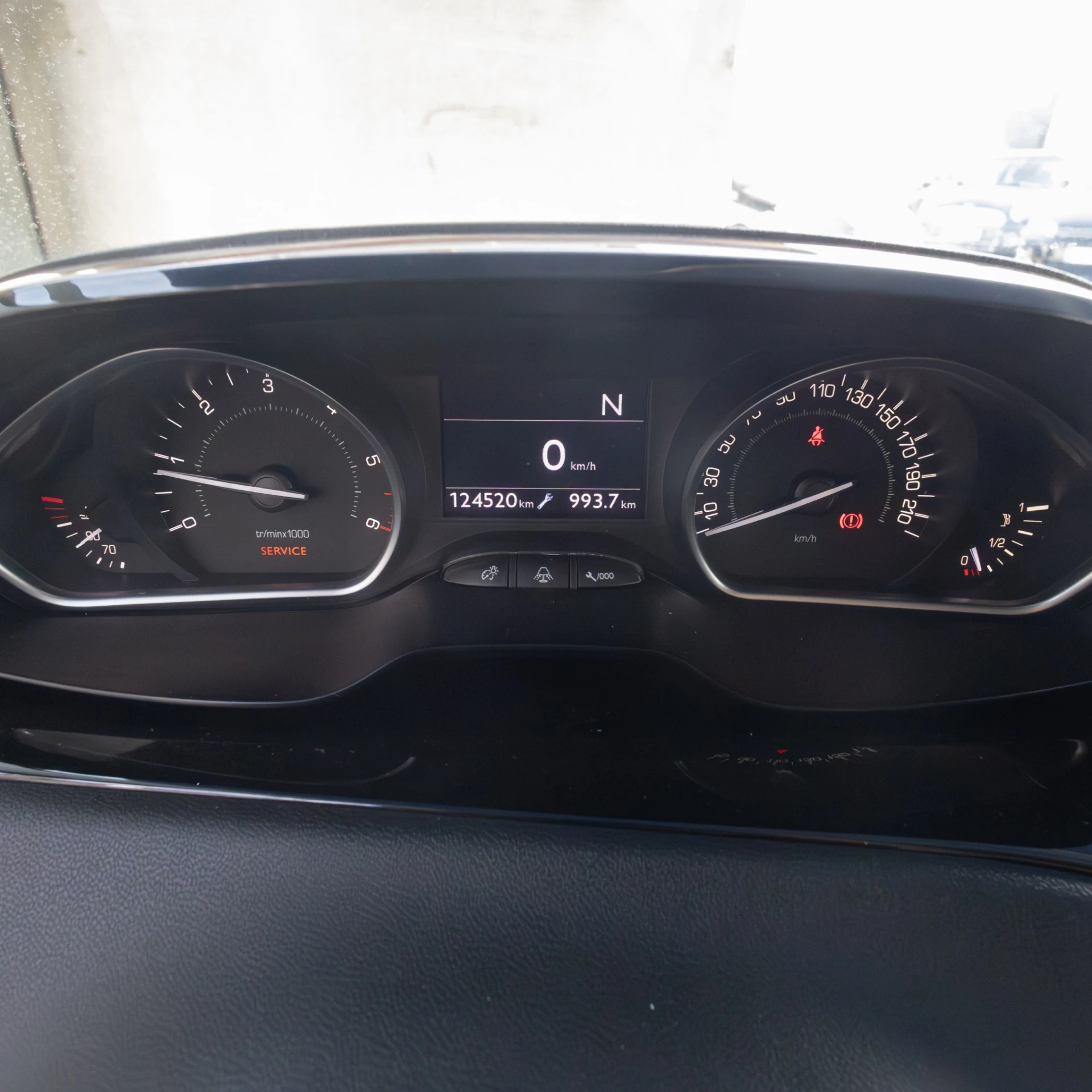 Peugeot 208 Allure 1.6 HDI 15