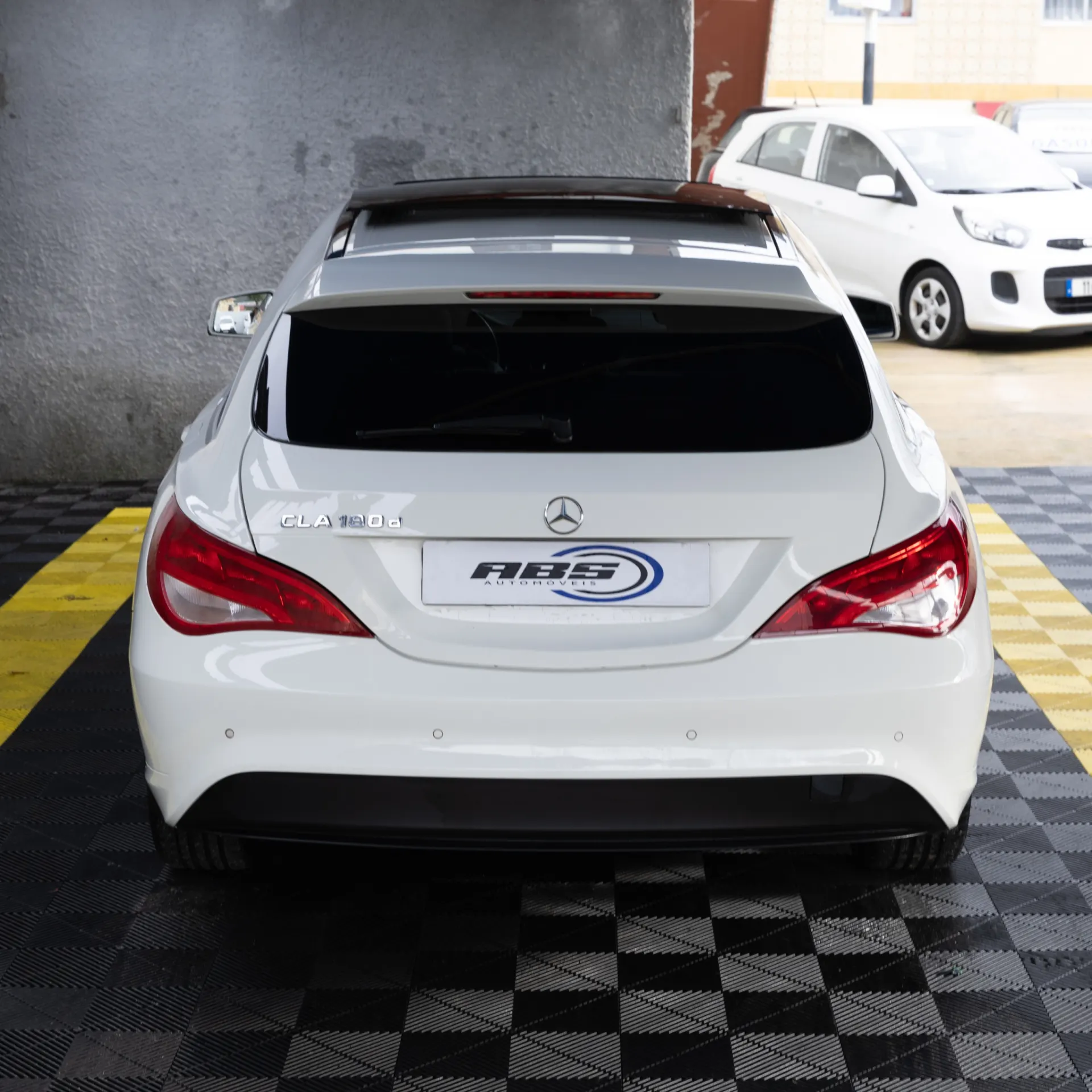 Mercedes-Benz CLA 180 6