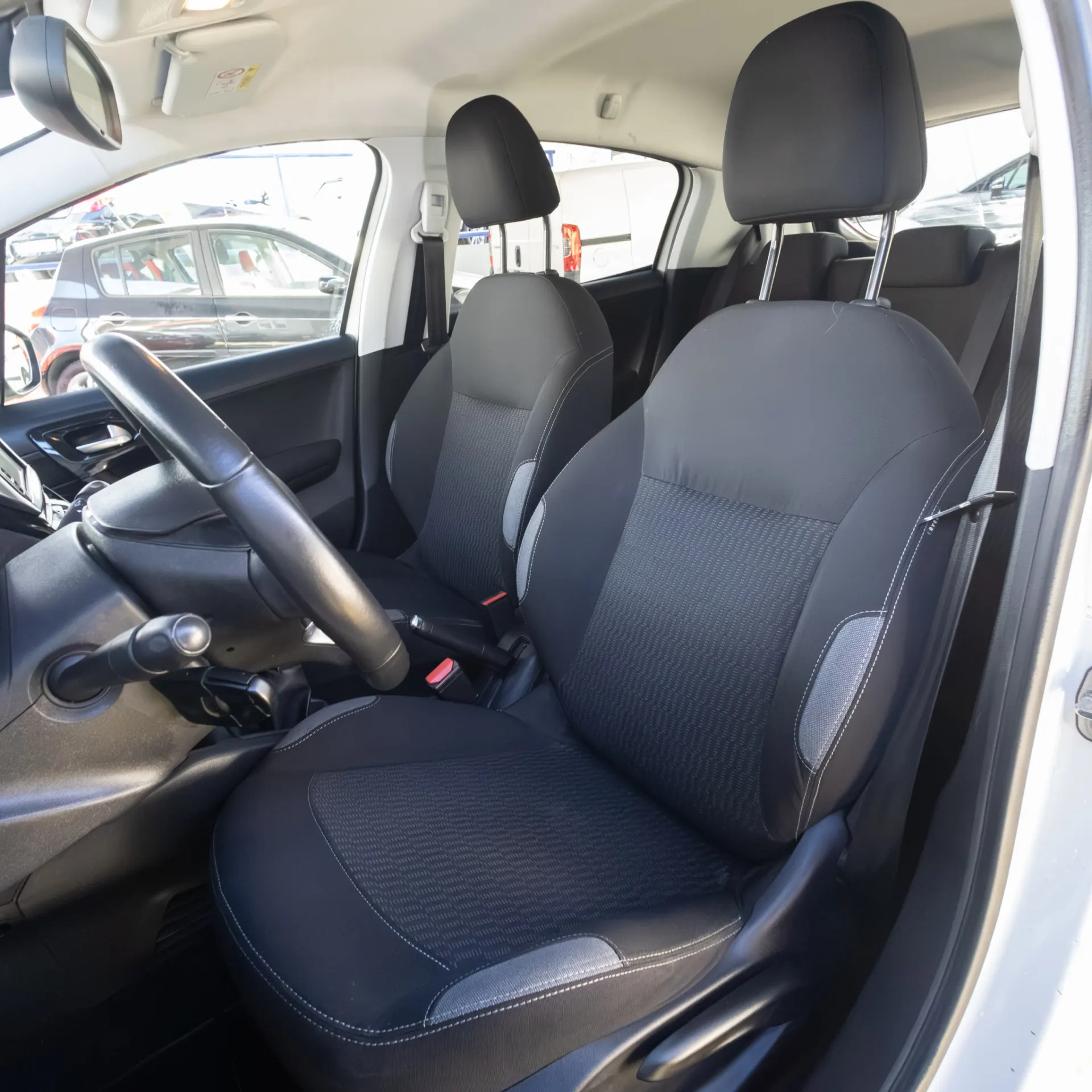 Peugeot 208 1.2i Style 8