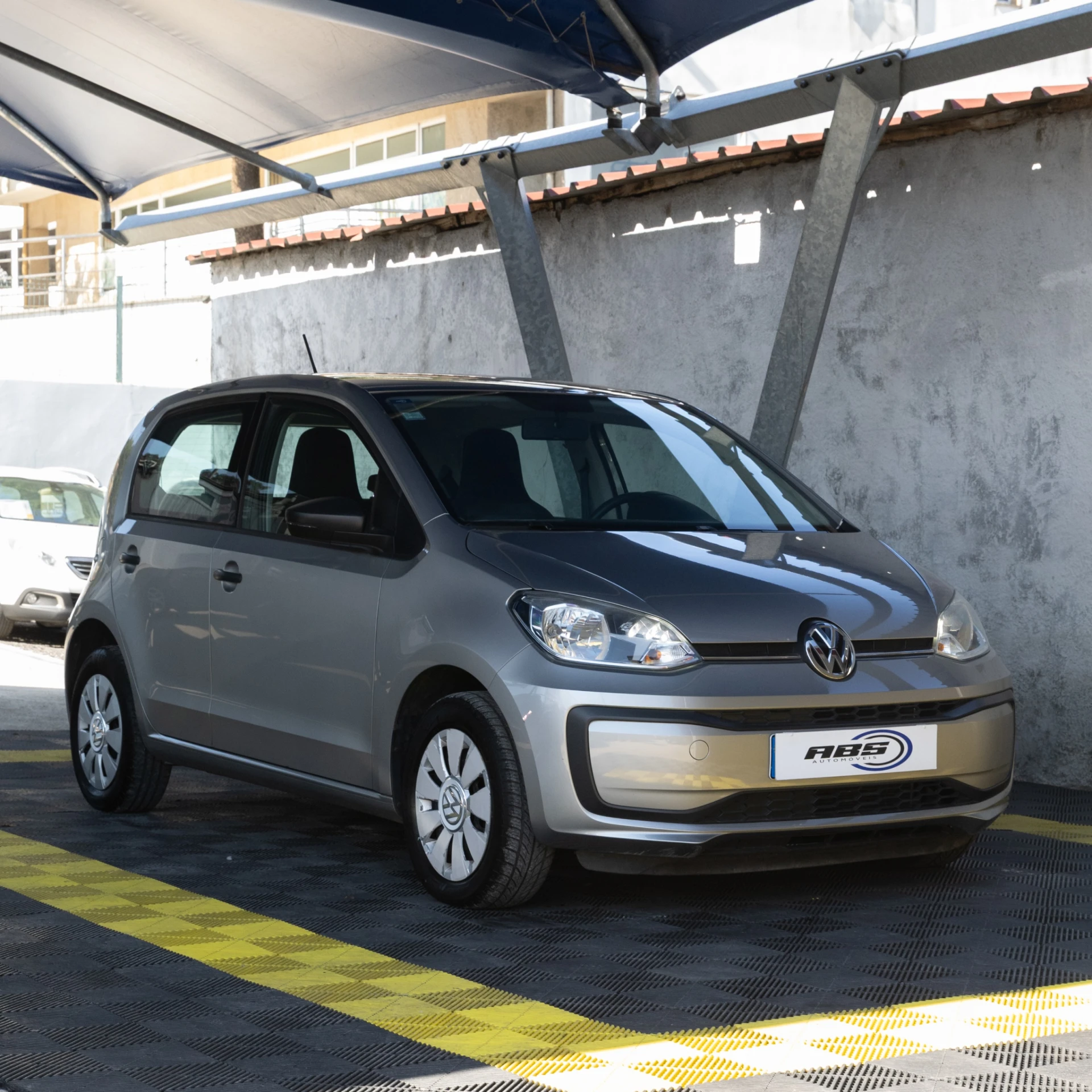 Volkswagen Up! 1.0 Move 4