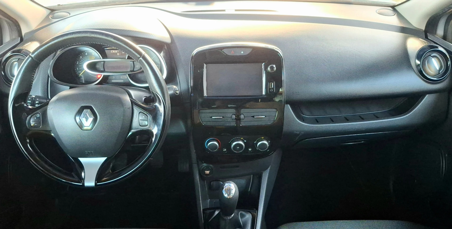 Renault Clio 1.5 dCi Dynamique S 11