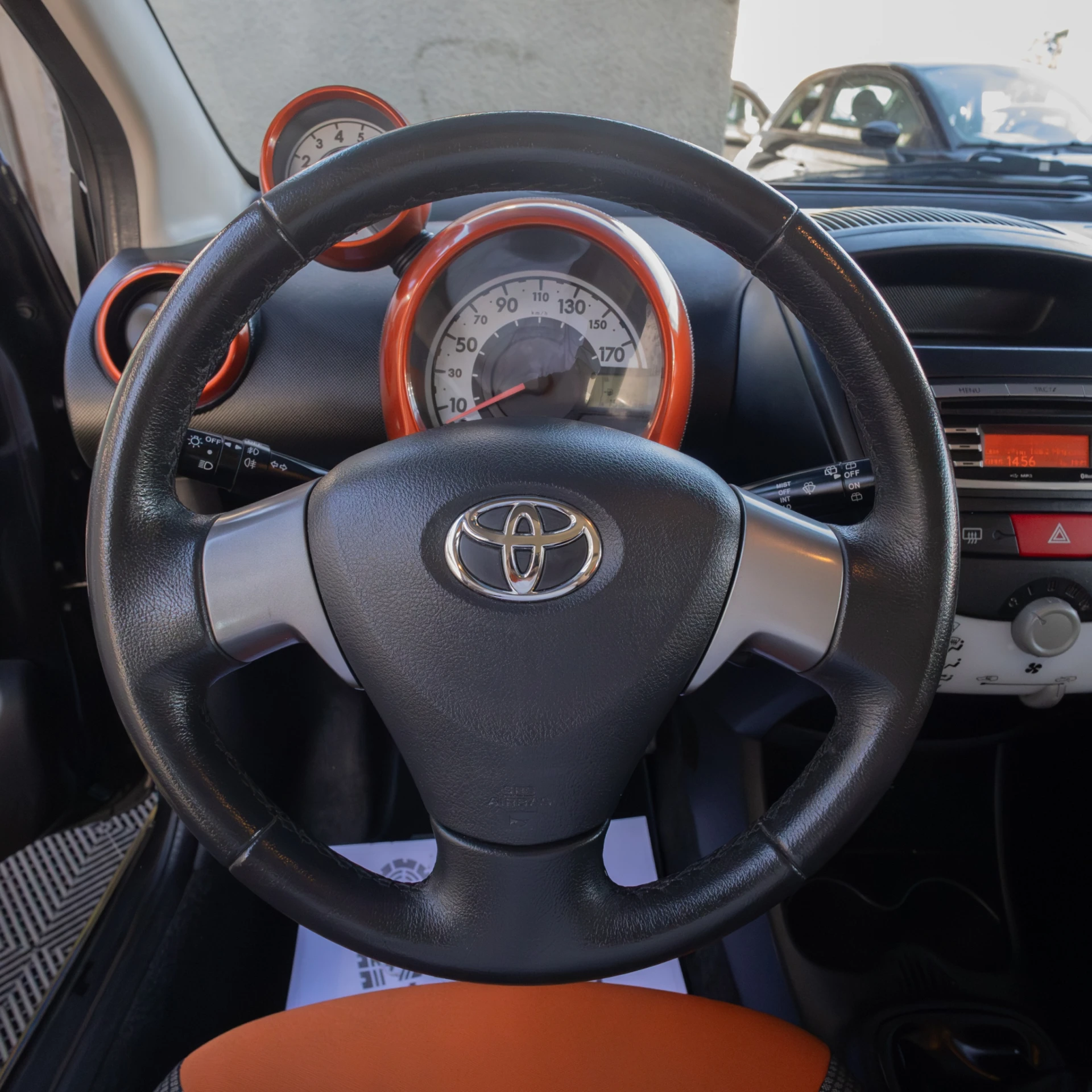 Toyota Aygo 1.0 Orange Edition 15